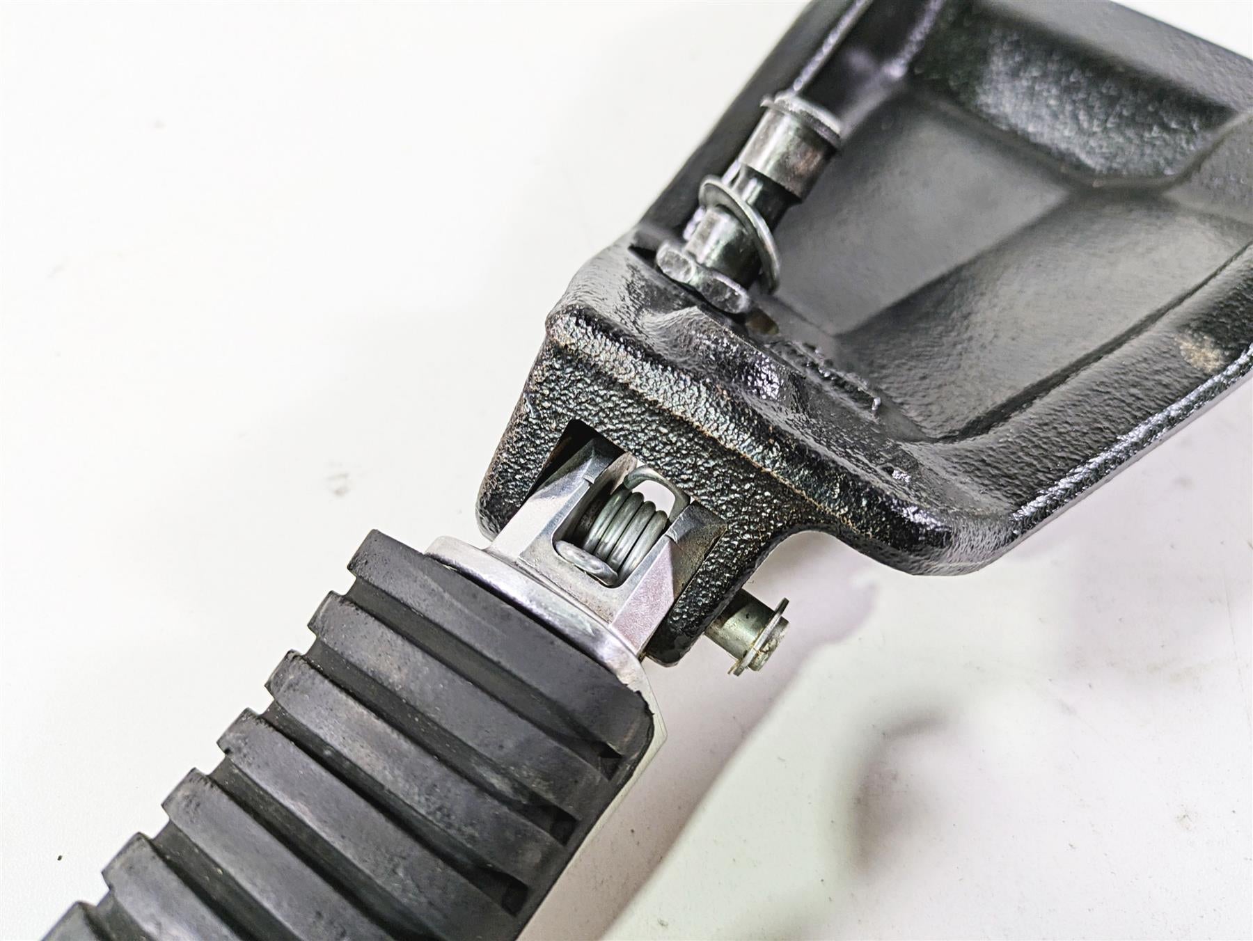2016 Suzuki M109R VZR1800 Boulevard Left Front Footpeg + Mount 43521-48G01 {{ shop.shopifyCountryName }} - Mototech271