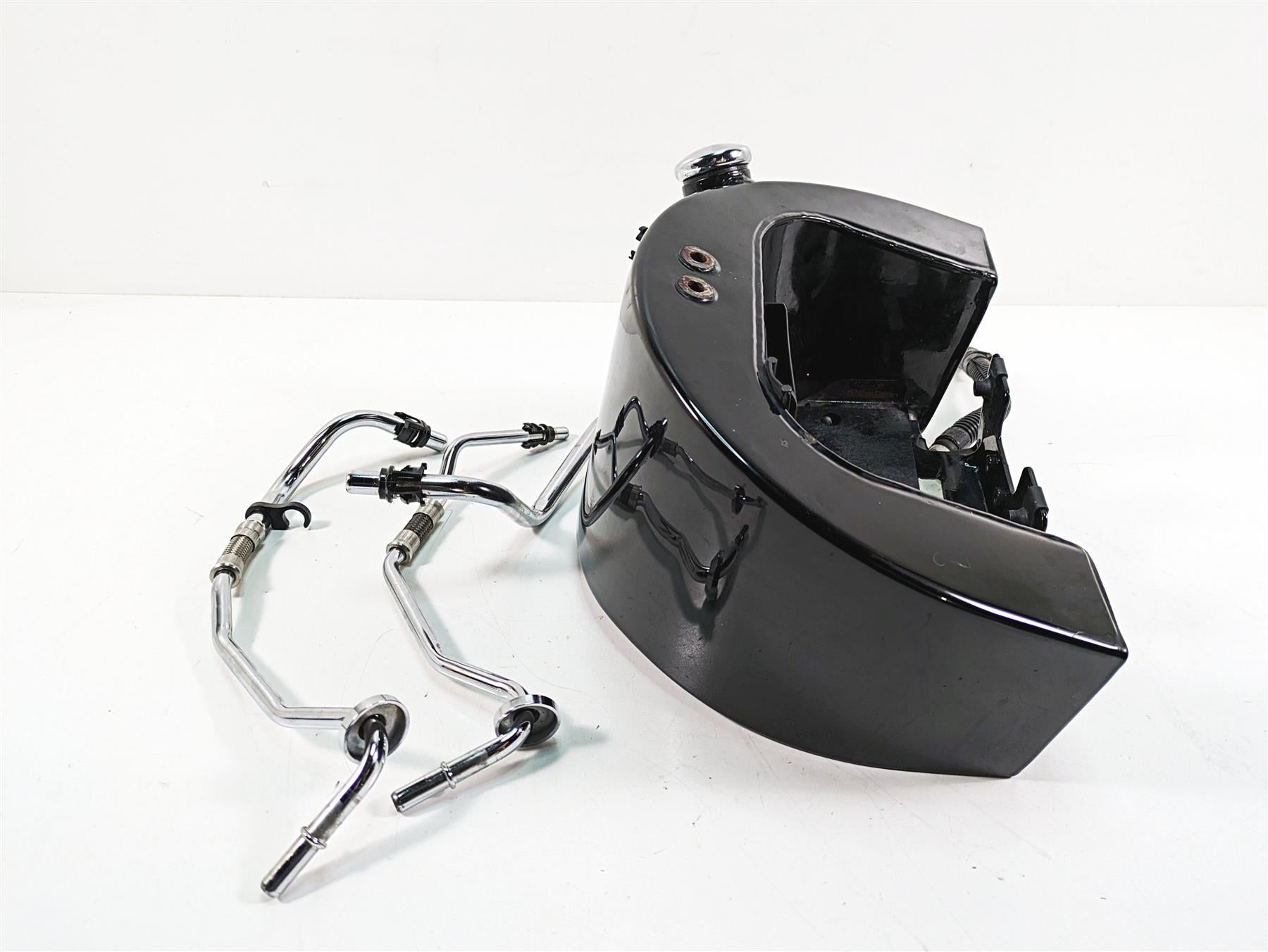 2009 Harley Softail FLSTSB Cross Bones Oil Tank Reservoir & Lines 62507-09DH {{ shop.shopifyCountryName }} - Mototech271