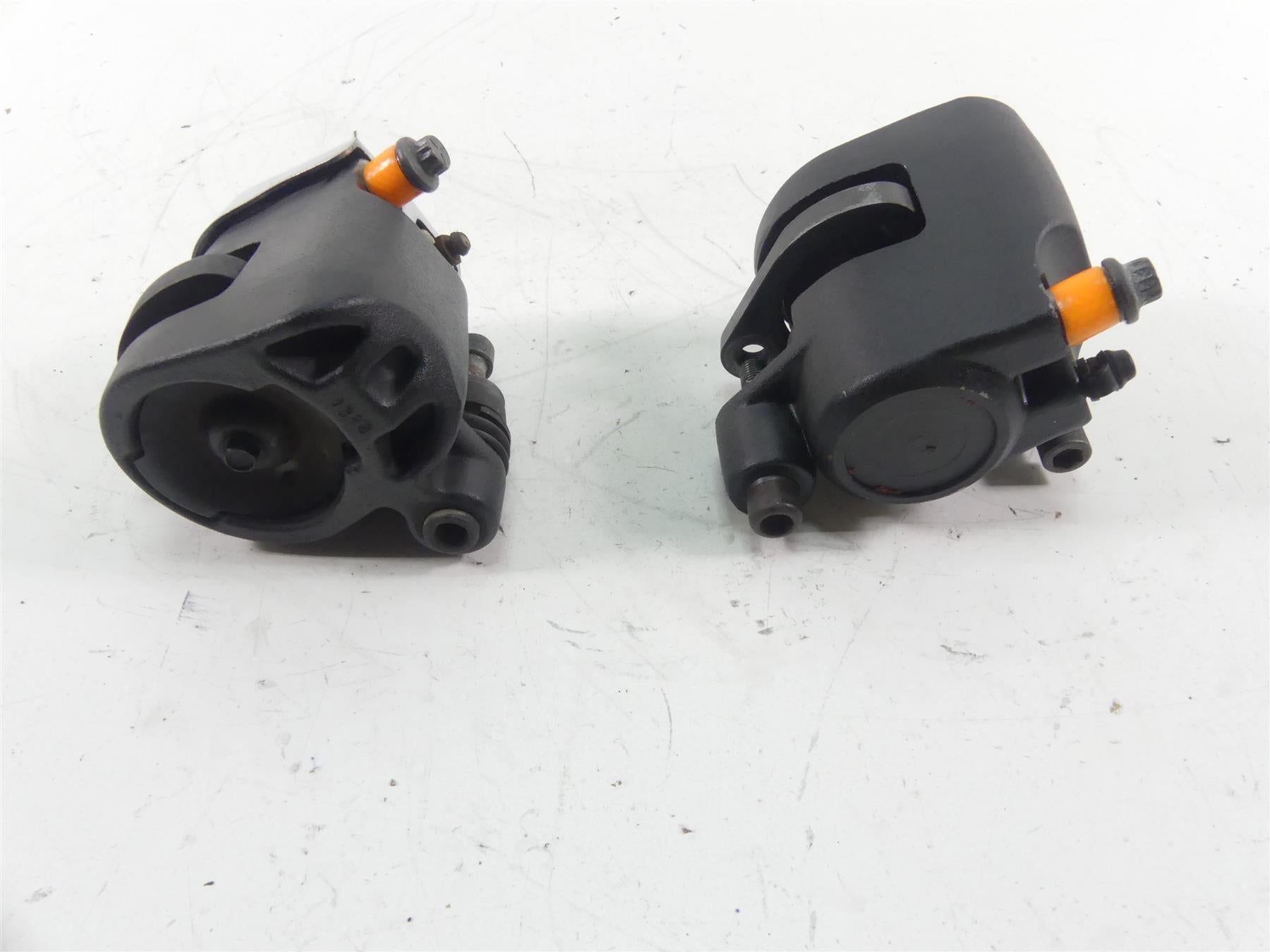 1998 Harley Dyna FXDL Low Rider Front Brake Caliper Set 44023-83C 44046-84C {{ shop.shopifyCountryName }} - Mototech271