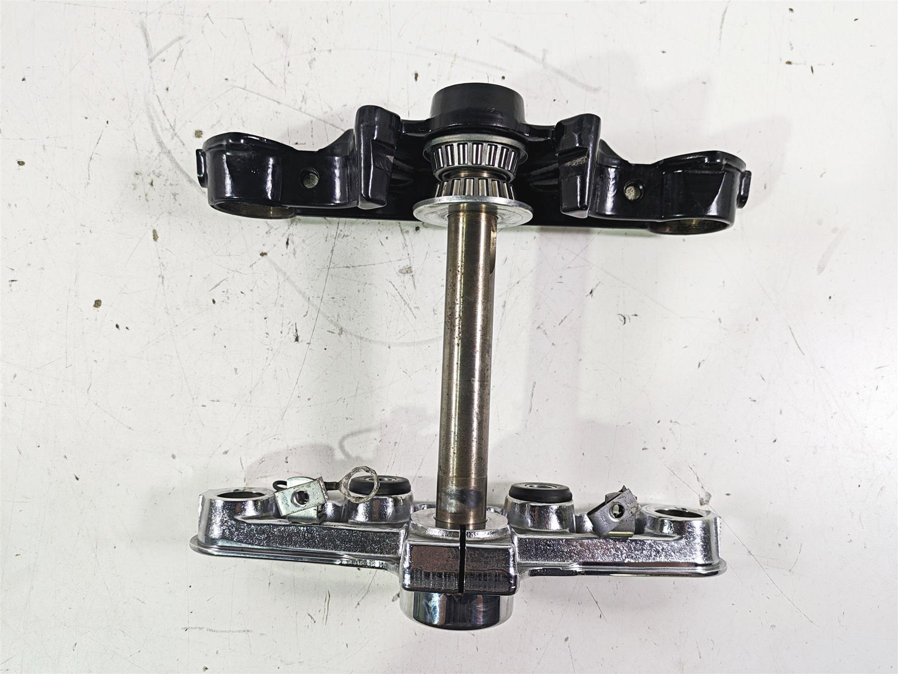 2005 Harley Softail FLSTFSE CVO Fat Boy Lower & Upper Triple Tree Set 45605-00A {{ shop.shopifyCountryName }} - Mototech271