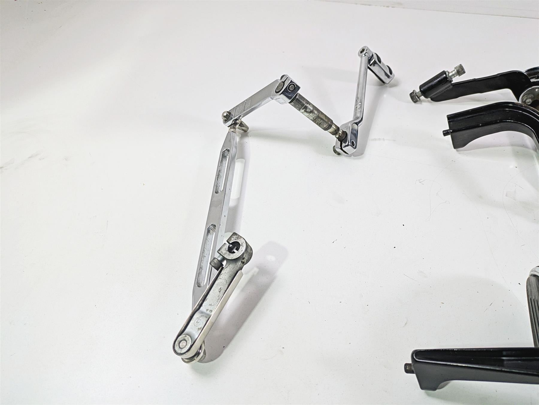 2009 Harley Touring FLHX Street Glide Front Rear Floorboard Pedals Set 50688-04 {{ shop.shopifyCountryName }} - Mototech271