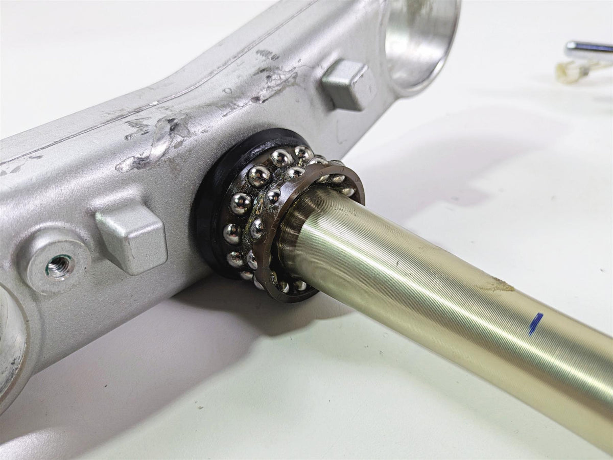 2014 Yamaha YZFR1 R1 RN22 Lower Triple Tree & Steering Damper 14B-23340-00-00 {{ shop.shopifyCountryName }} - Mototech271