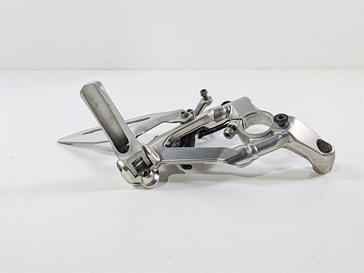 2017 Ducati Panigale 1299 Right Foot Peg & Frame Mount 82414621AA 8291E071AA-Mototech271