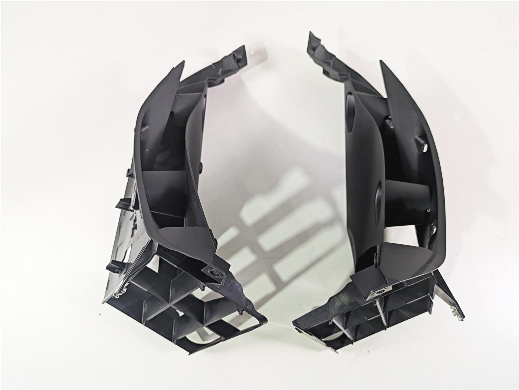 2016 BMW R1200RT K52 Radiator Fairing Cover Scoop Set 46637728668 {{ shop.shopifyCountryName }} - Mototech271