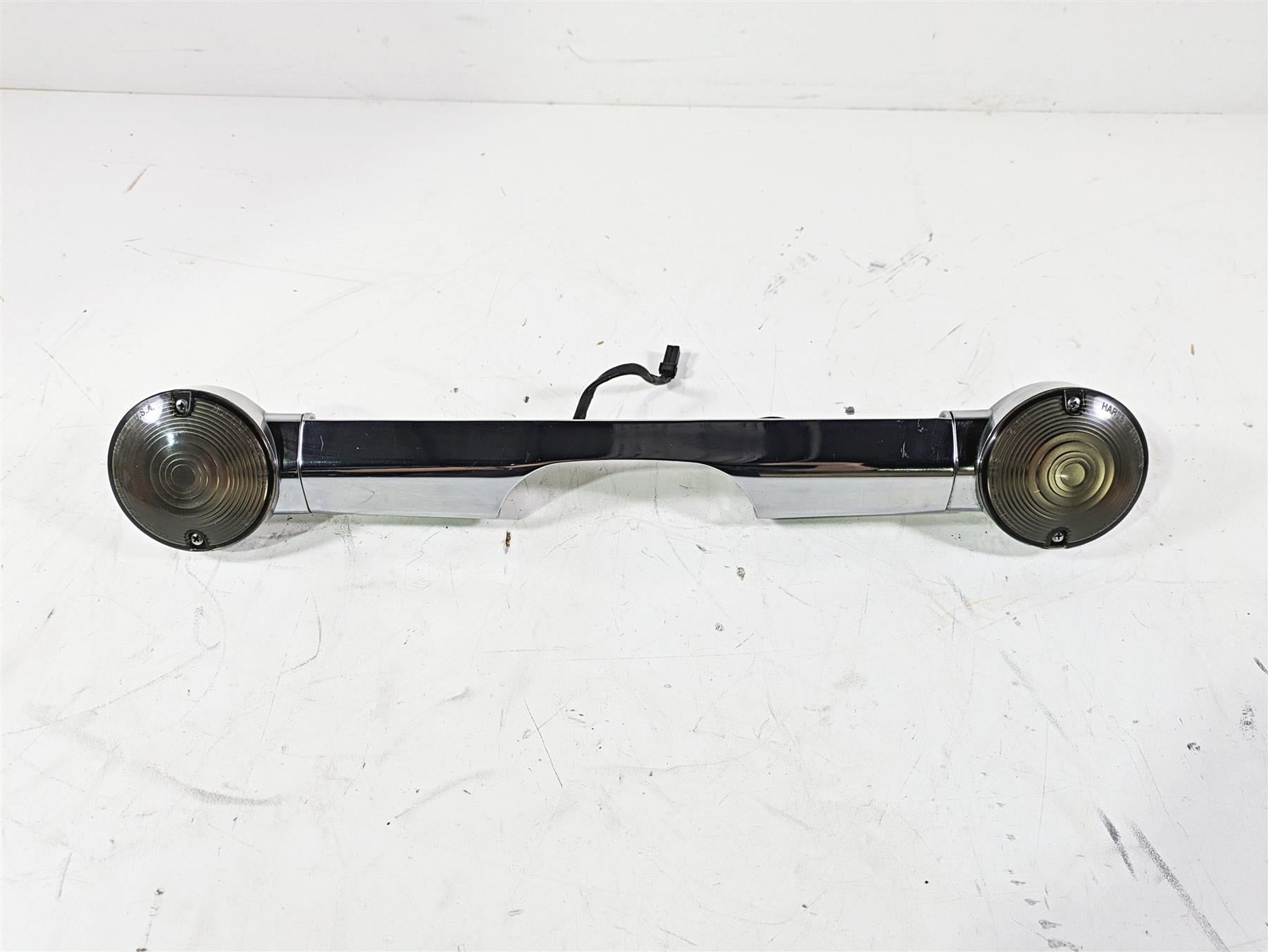 2008 Harley Touring FLHTCU E-Glide 105TH Rear Turn Signal Blinker Bar 68510-74C {{ shop.shopifyCountryName }} - Mototech271