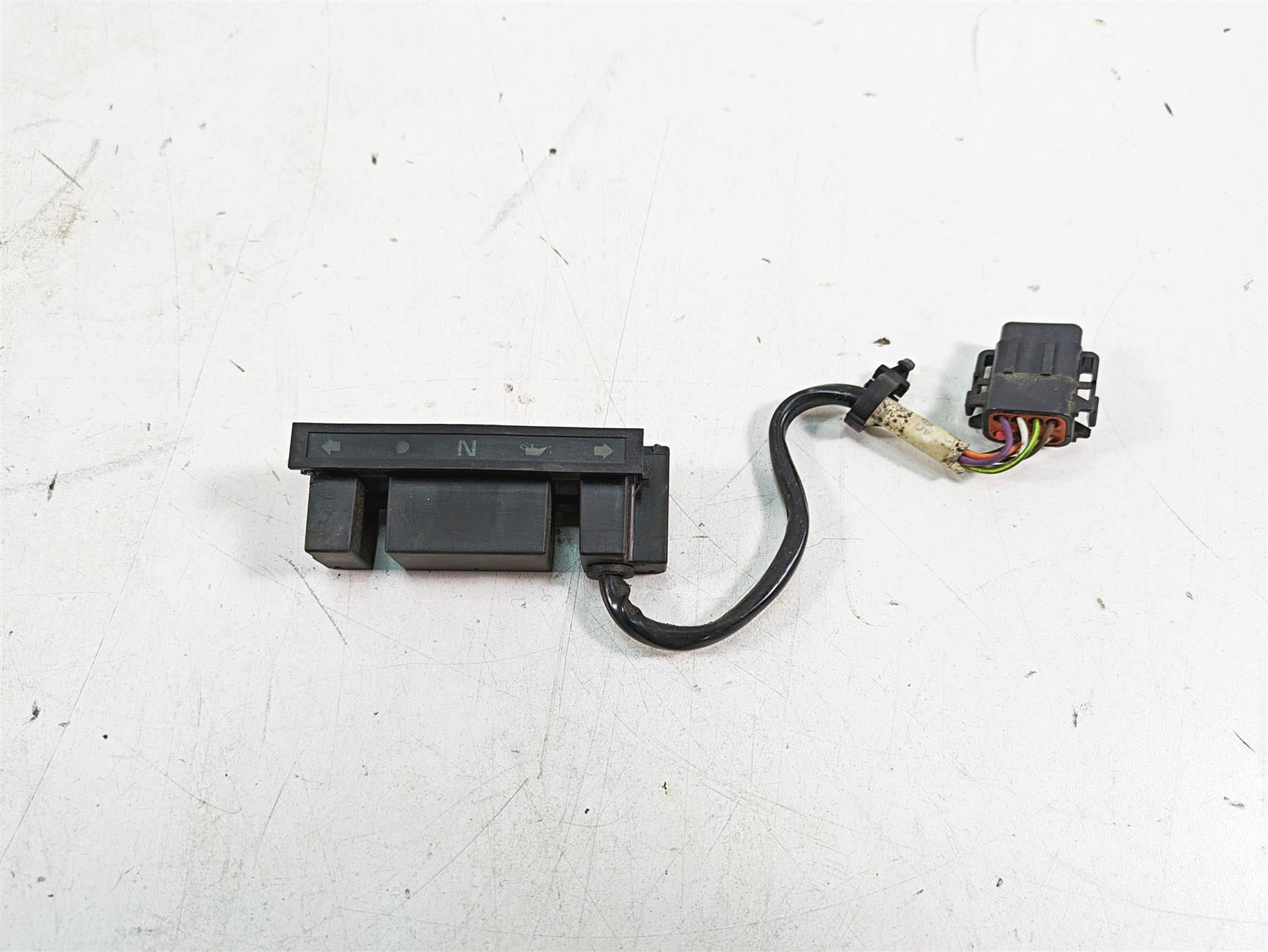 2006 Harley FLSTI Softail Heritage Instrument Indicator Lights Cluster 68113-99C {{ shop.shopifyCountryName }} - Mototech271