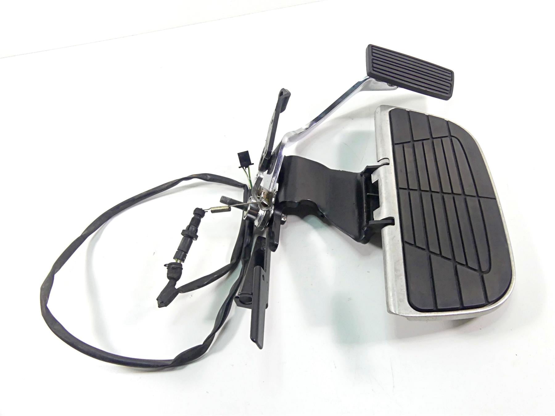 2007 Honda VTX1800 T2 Right Front Floor Board & Brake Parts 50615-MCV-000 {{ shop.shopifyCountryName }} - Mototech271