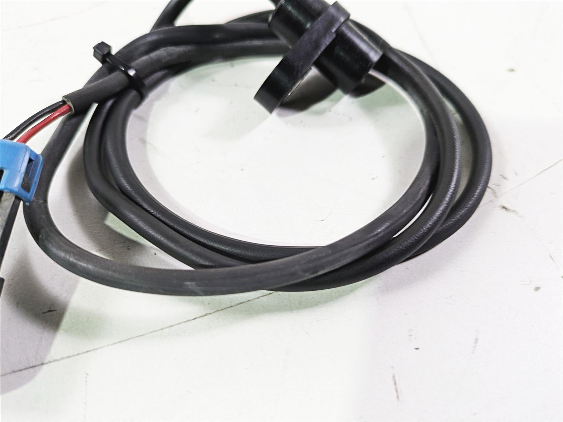 2012 Victory Cross Country Front Abs Wheel Speed Brake Sensor 4013251 {{ shop.shopifyCountryName }} - Mototech271