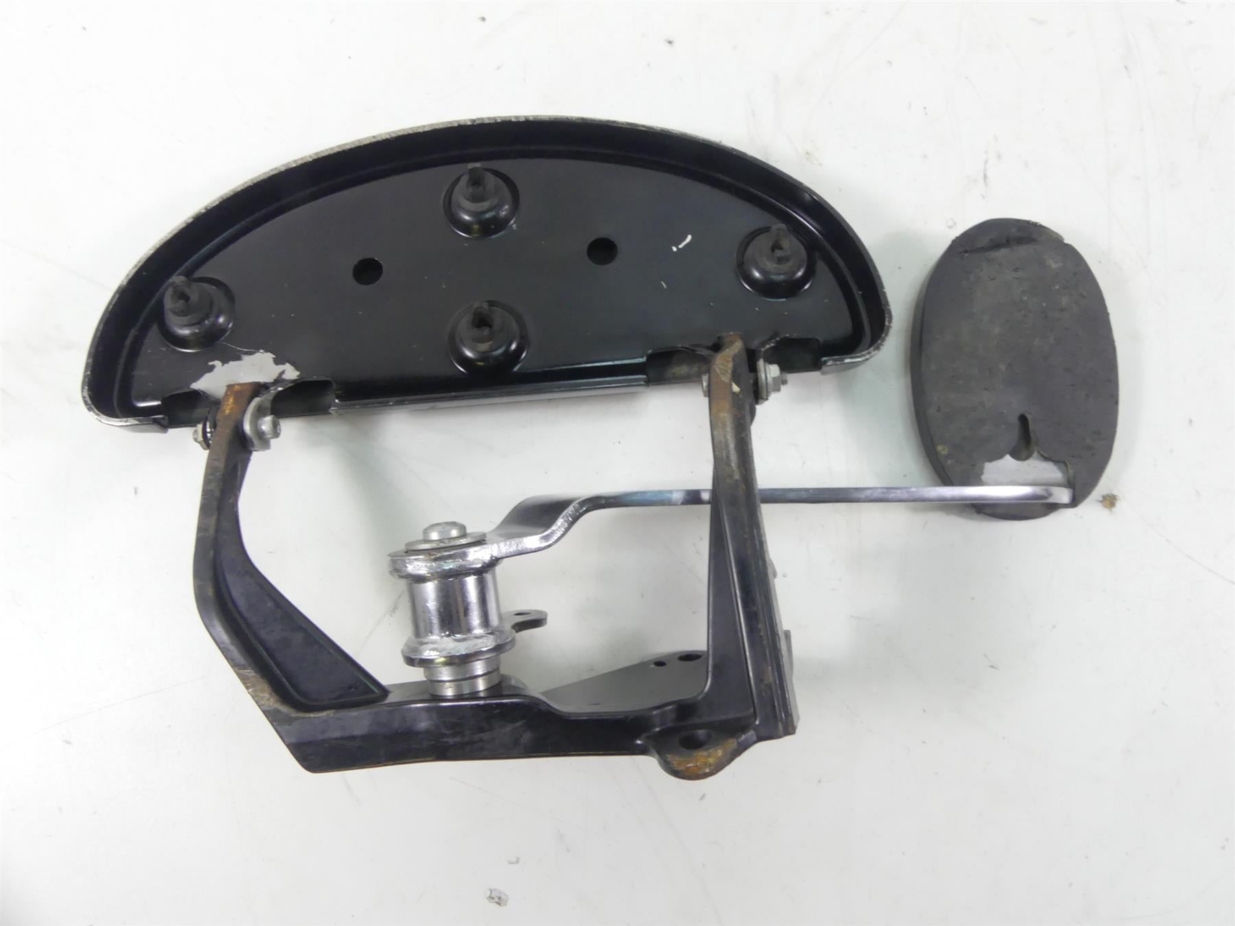 2015 Harley FLS Softail Slim Right Front Floorboard & Brake Pedal 42431-11 {{ shop.shopifyCountryName }} - Mototech271