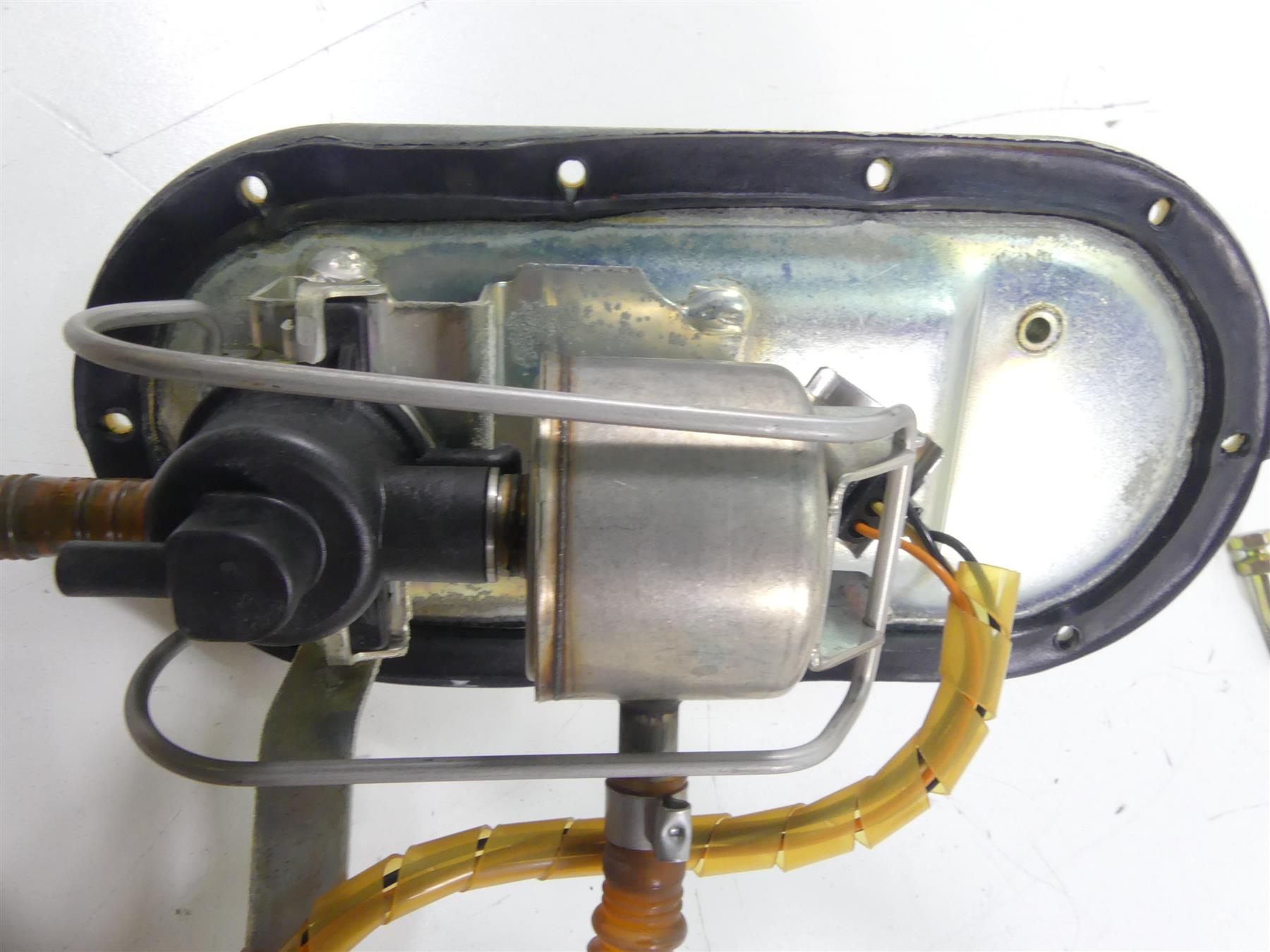 2002 Harley Touring FLHRCI Road King Fuel Gas Petrol Pump 62897-01 75127-02 {{ shop.shopifyCountryName }} - Mototech271