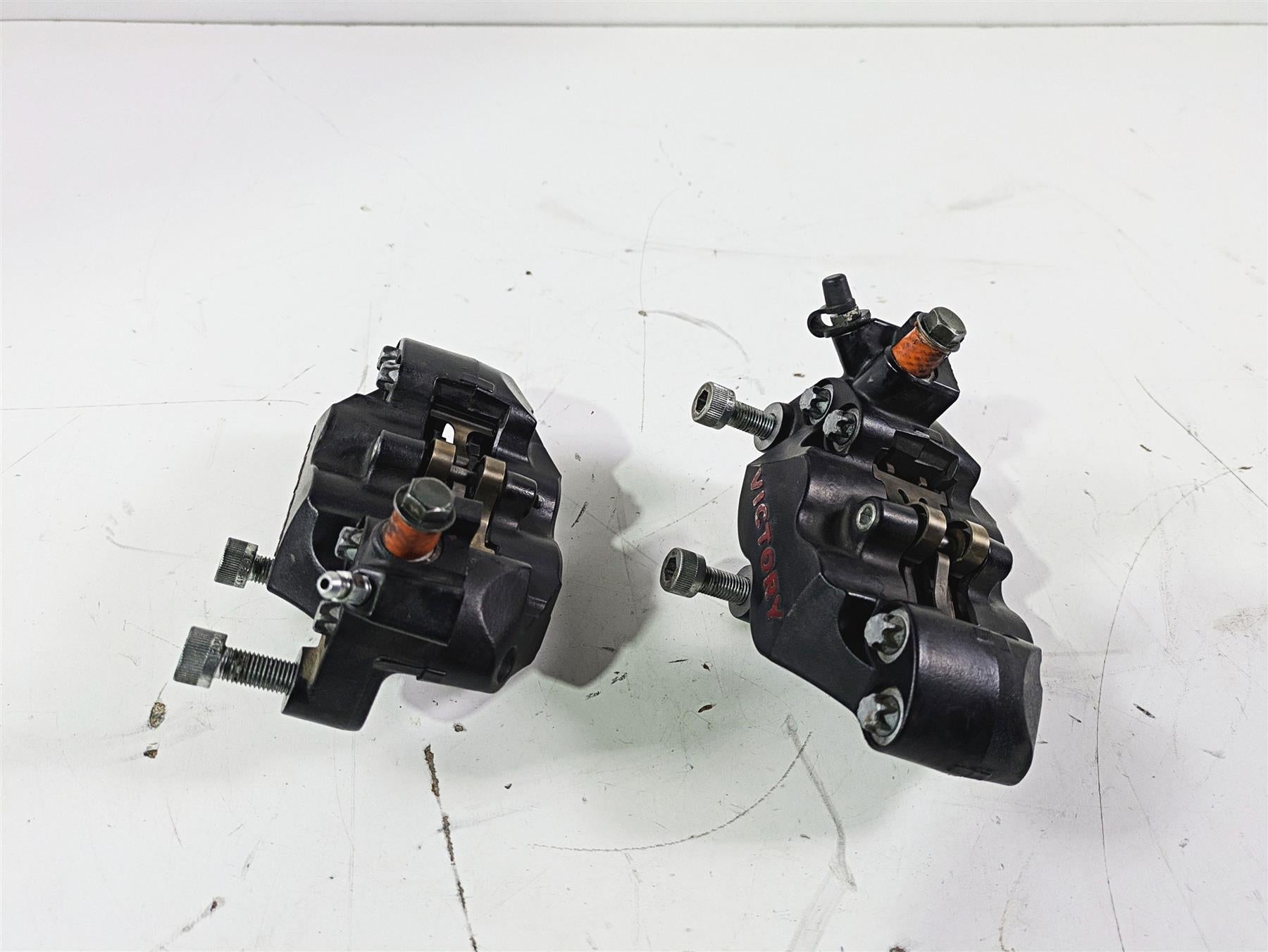 2012 Victory Cross Country Front Brake Caliper Set 1911512 1911513 {{ shop.shopifyCountryName }} - Mototech271