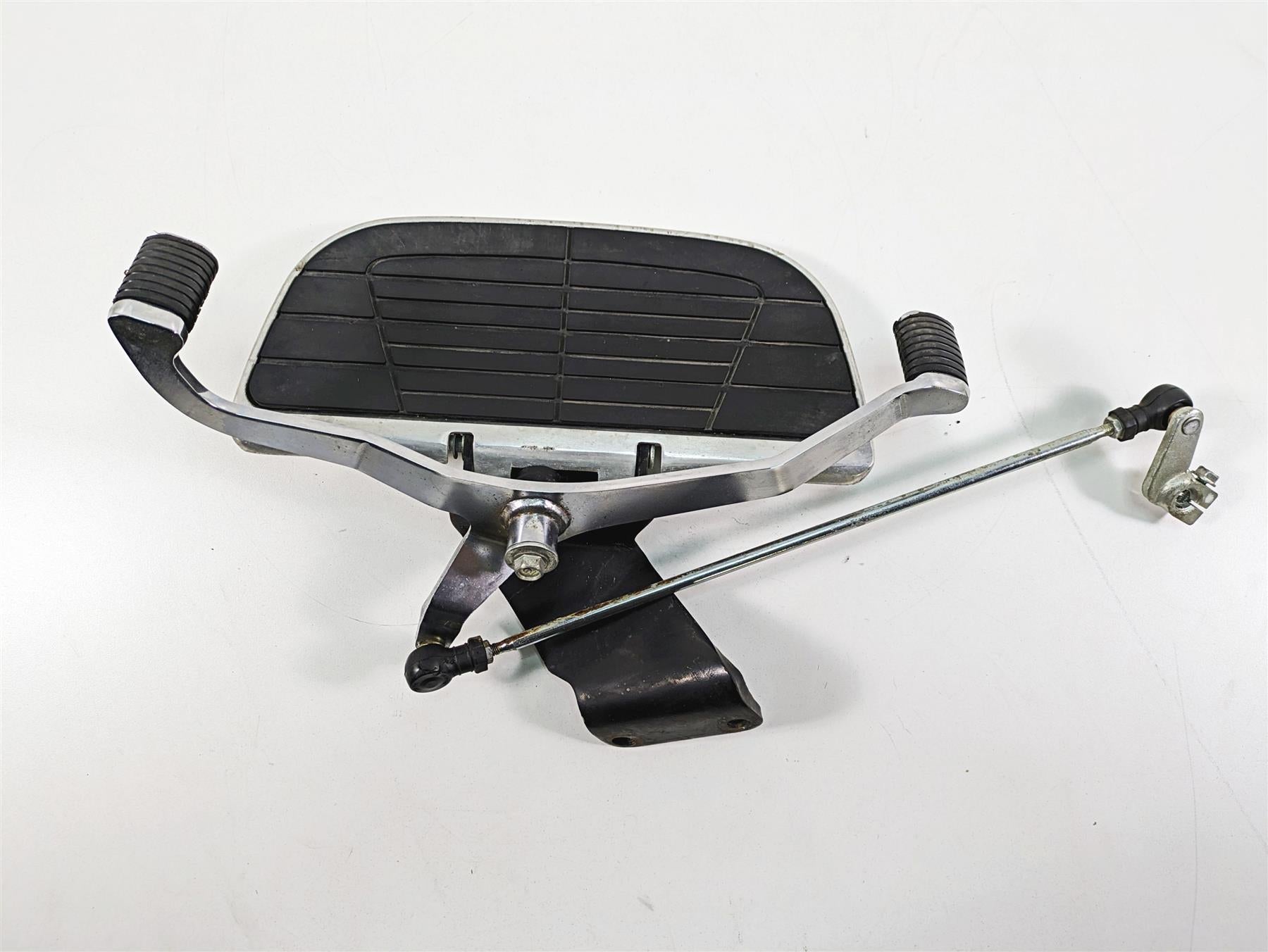 2006 Honda V-Twin VTX1300 R Left Front Floor Board & Shifter Parts 50625-MEA-670 {{ shop.shopifyCountryName }} - Mototech271