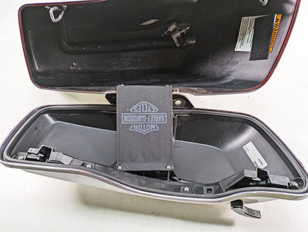 2019 Harley Touring FLHX Street Glide Right Saddlebag Saddle Bag 90200412 {{ shop.shopifyCountryName }} - Mototech271