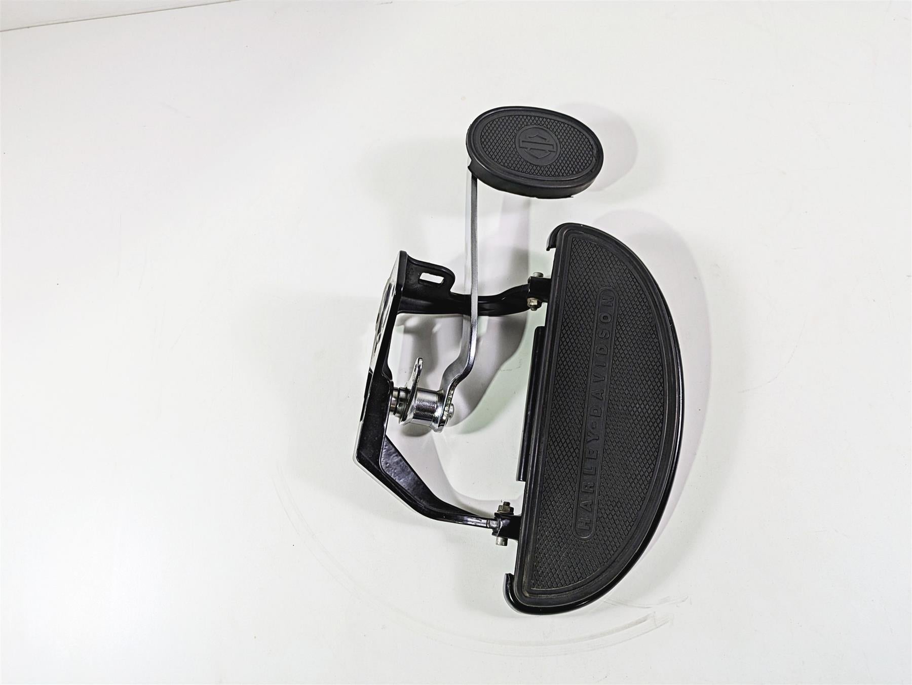 2009 Harley FLSTSB Cross Bones Right Floor Board & Brake Pedal - Read 50600026 {{ shop.shopifyCountryName }} - Mototech271