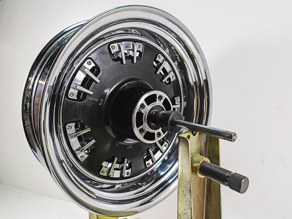 2009 Harley Dyna FXDFSE CVO Fat Bob 16x5 Rear Wheel Fang Contrast Crm 43268-09 {{ shop.shopifyCountryName }} - Mototech271