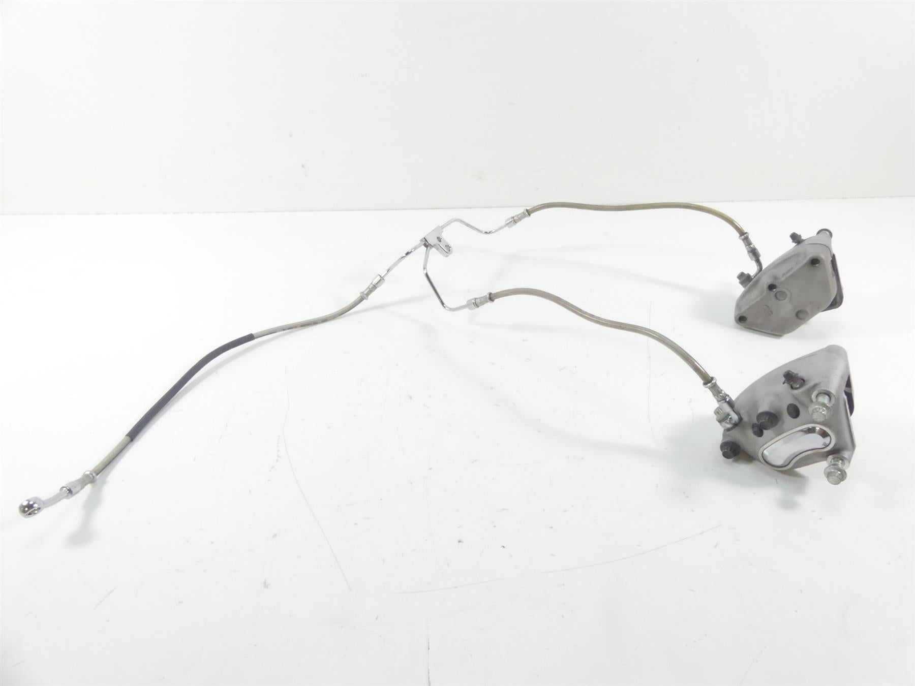 2007 Harley Touring FLHTCU SE CVO Electra Glide Front Brake Caliper Set 44381-99 {{ shop.shopifyCountryName }} - Mototech271