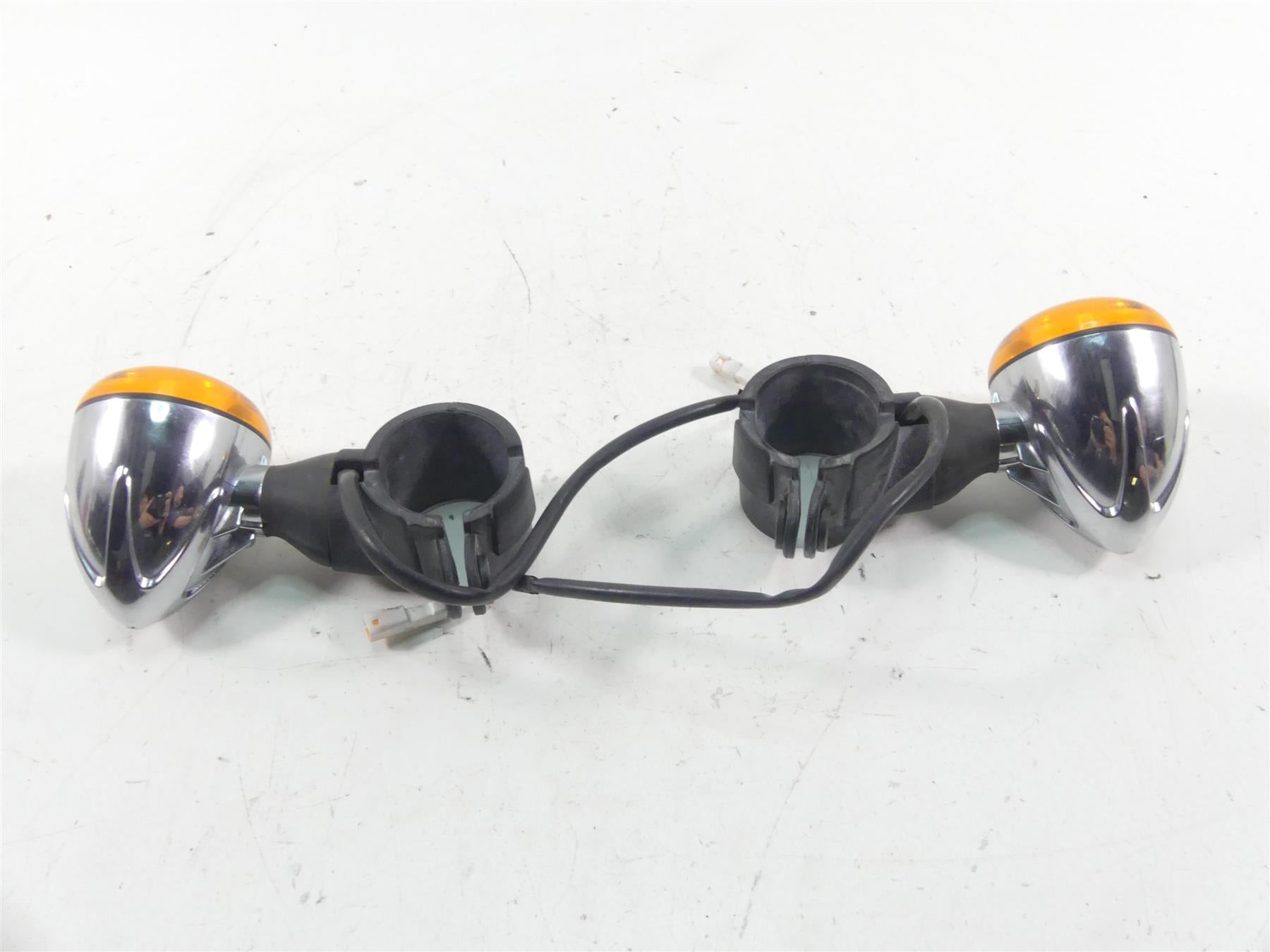 2016 Indian Scout Sixty Front Turn Signal Blinkers Set 2412602 {{ shop.shopifyCountryName }} - Mototech271