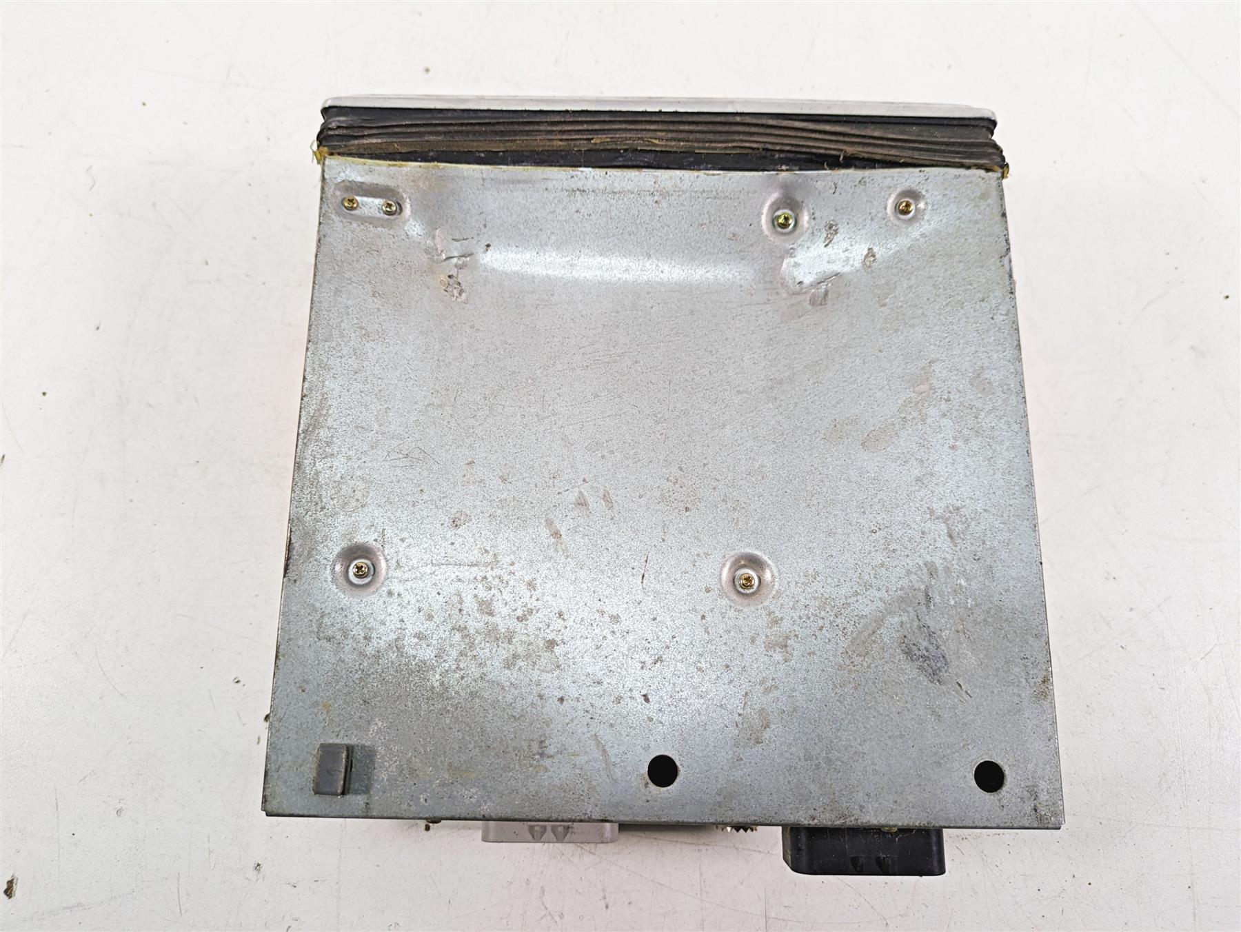 1999 Harley Touring FLHTC Electra Glide Flood Bike Radio CD Player 76146-04 {{ shop.shopifyCountryName }} - Mototech271