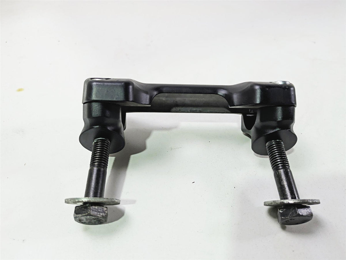 2017 Indian Chieftain Limited Handlebar Holder Riser Set 5138354 {{ shop.shopifyCountryName }} - Mototech271