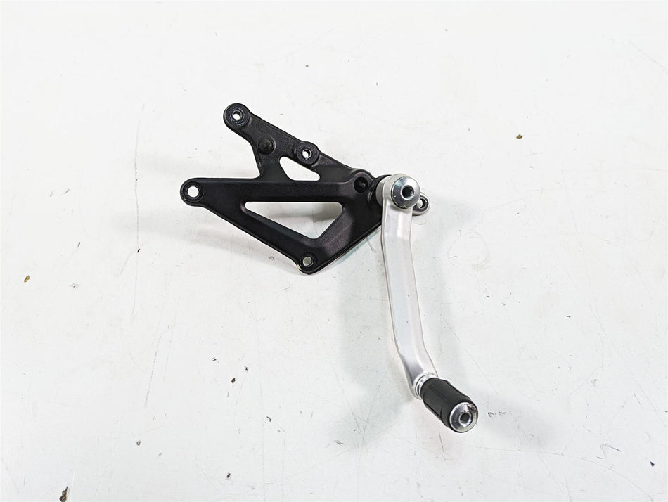 2017 Mv Agusta Dragster 800 Rear Brake Pedal & Mount Plate 8000B6262 B6596 {{ shop.shopifyCountryName }} - Mototech271