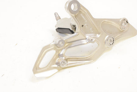 2016 BMW R1200R R1200 R K53 Right Rider Driver Footpeg Foot Peg 46718540797 {{ shop.shopifyCountryName }} - Mototech271