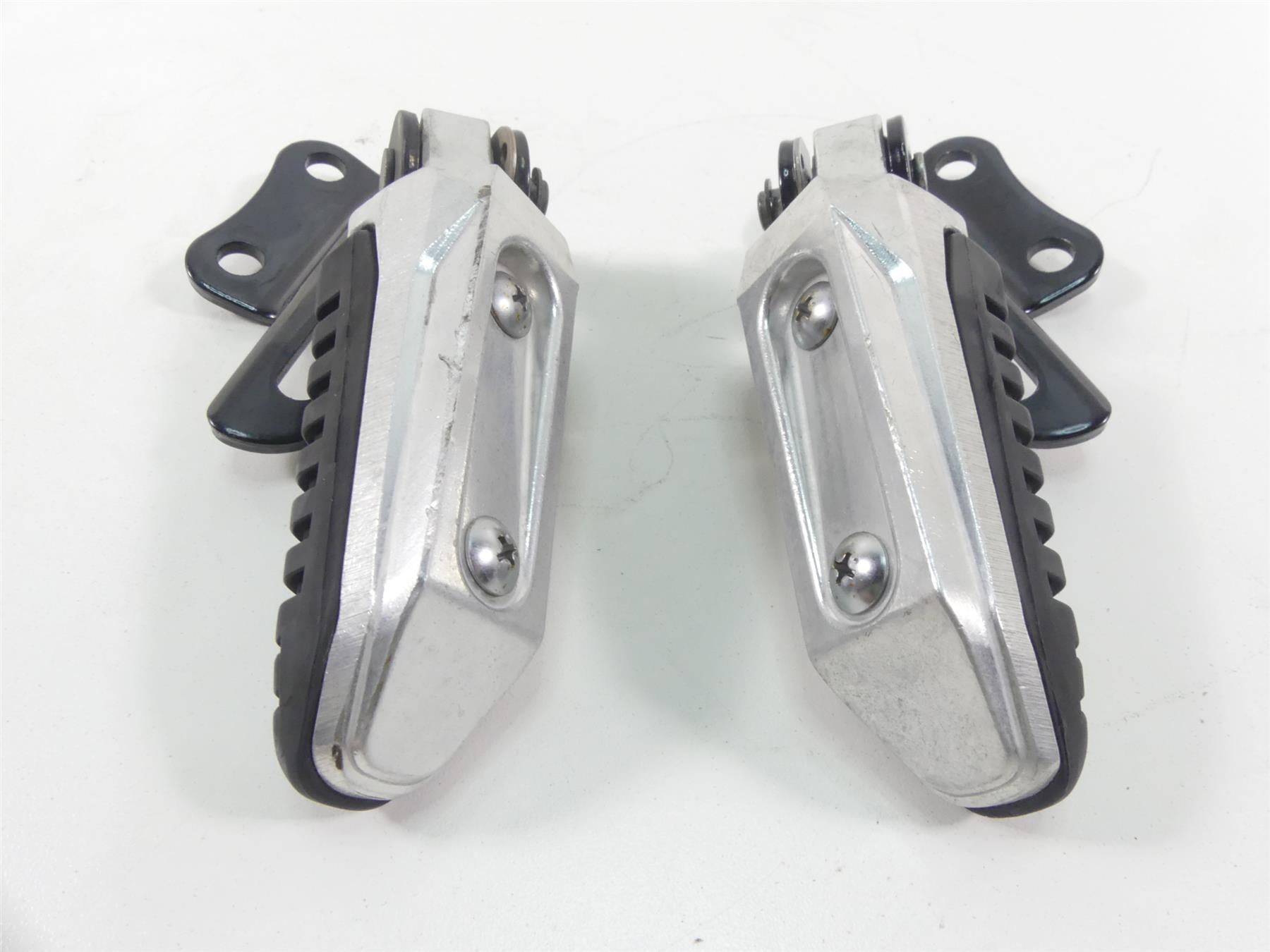 2007 Suzuki M109R VZR1800 Boulevard Passenger Rear Footpeg Set 43700-48G00 {{ shop.shopifyCountryName }} - Mototech271