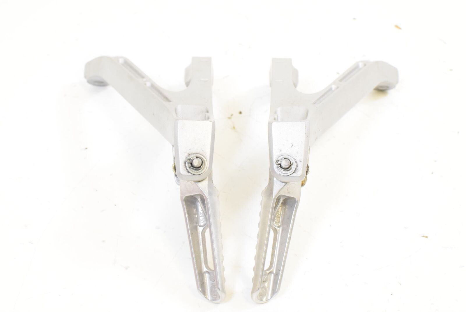 2014 Honda CBR1000RR CBR1000 Rear Passenger Footpeg Foot Ped SET 50760-MFL-D20 {{ shop.shopifyCountryName }} - Mototech271
