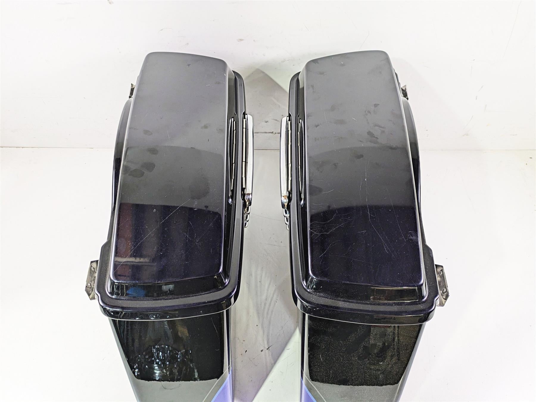 2011 Harley Touring FLHTCUSE CVO E-Glide Saddlebag Set 91171-07 L 91190-07 {{ shop.shopifyCountryName }} - Mototech271