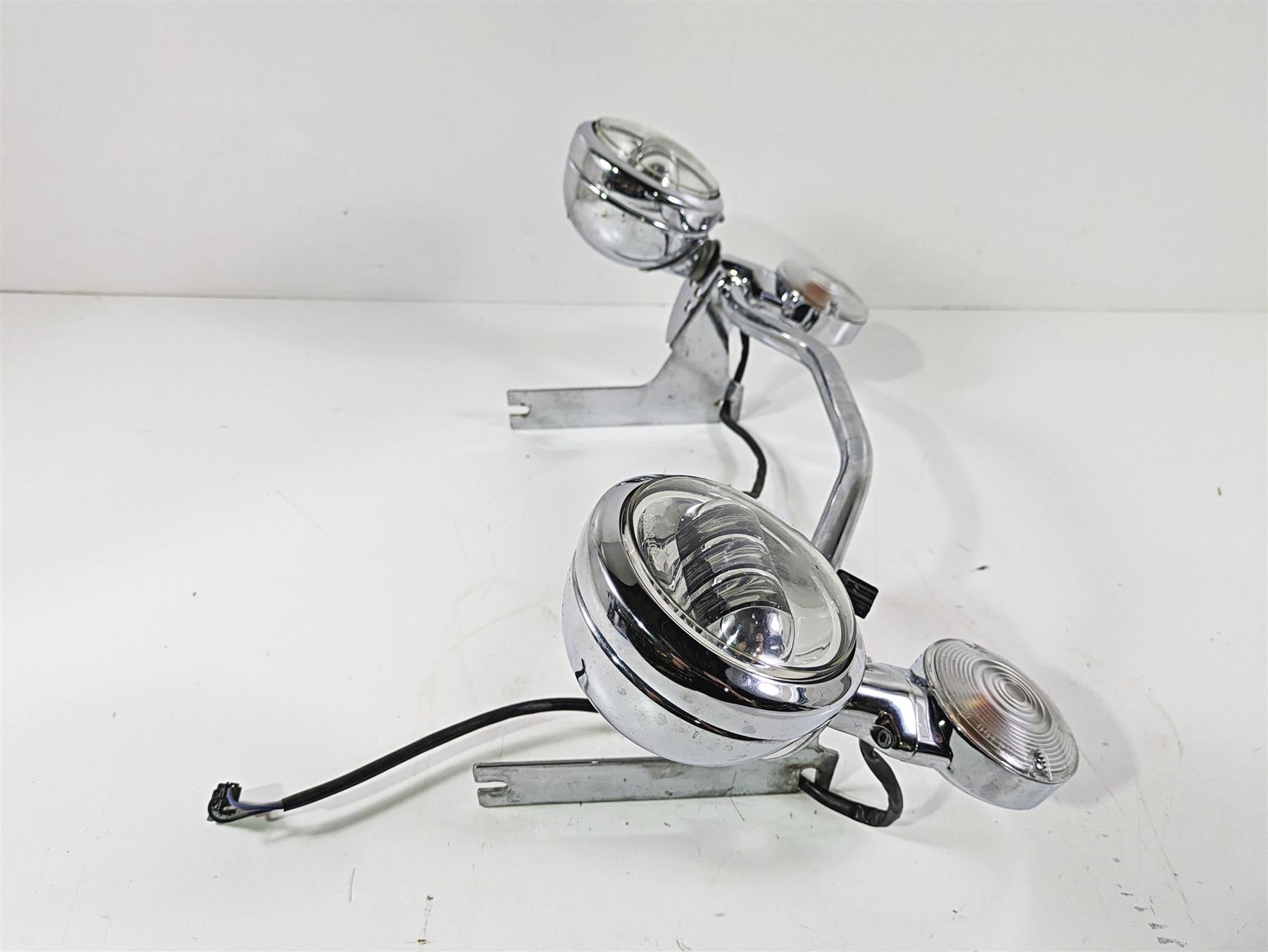 2008 Harley Touring FLHTCU E-Glide 105TH Front Blinker Spot Light Bar 68712-94A {{ shop.shopifyCountryName }} - Mototech271