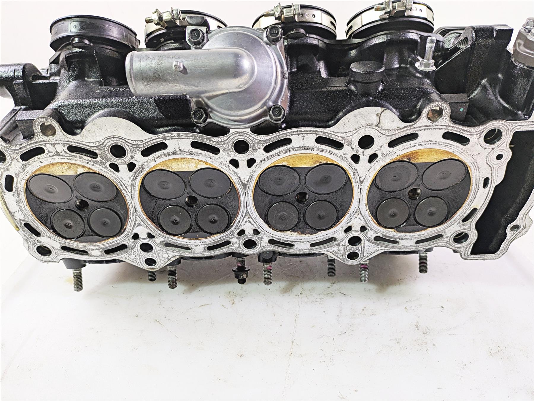2021 Kawasaki Z900 ZR900 Cylinder Head Valve Cover Set 11008-0998 {{ shop.shopifyCountryName }} - Mototech271