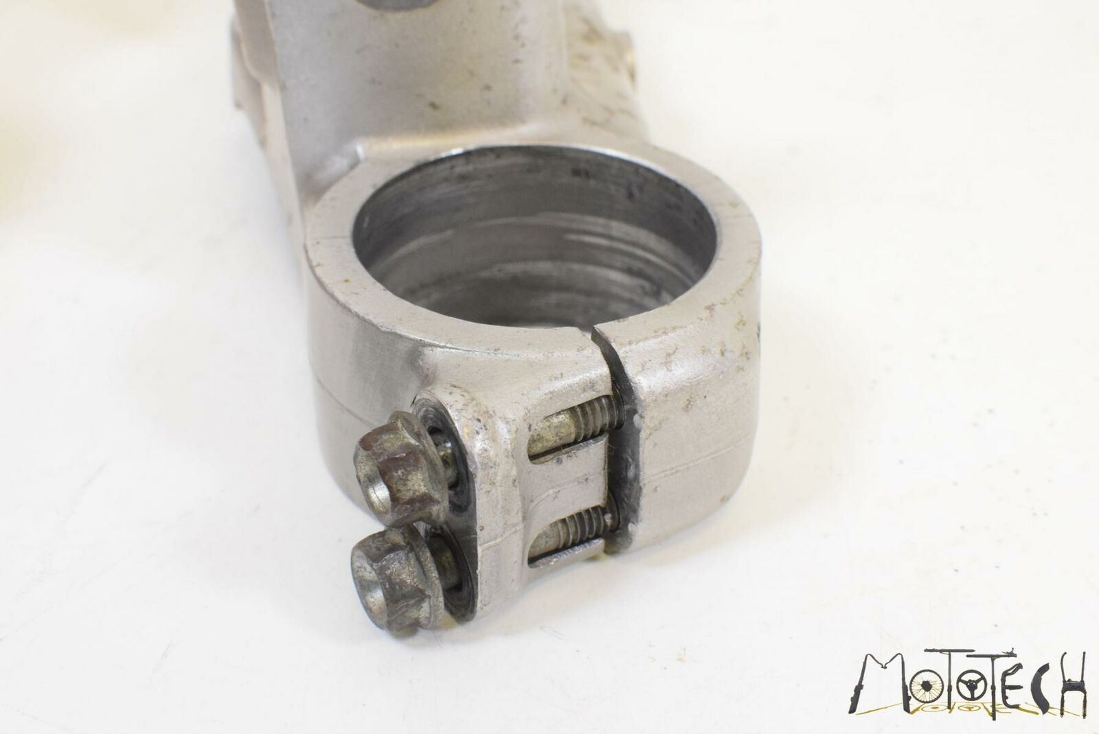 1989 Honda CR250R CR250 R Upper Triple Tree Steering Clamp 53230-KZ3-000 {{ shop.shopifyCountryName }} - Mototech271