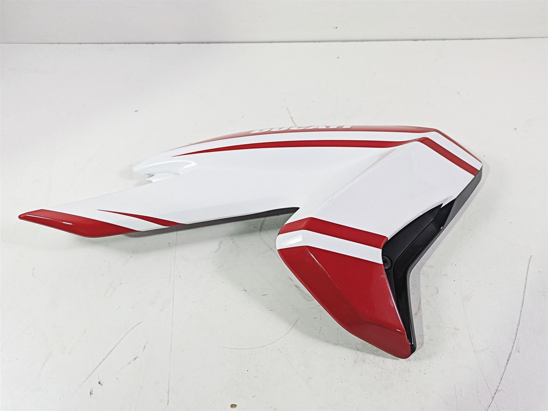 2015 Ducati Hypermotard 821 SP Right Fuel Gas Tank Fairing Cover Cowl 48015691C | Mototech271