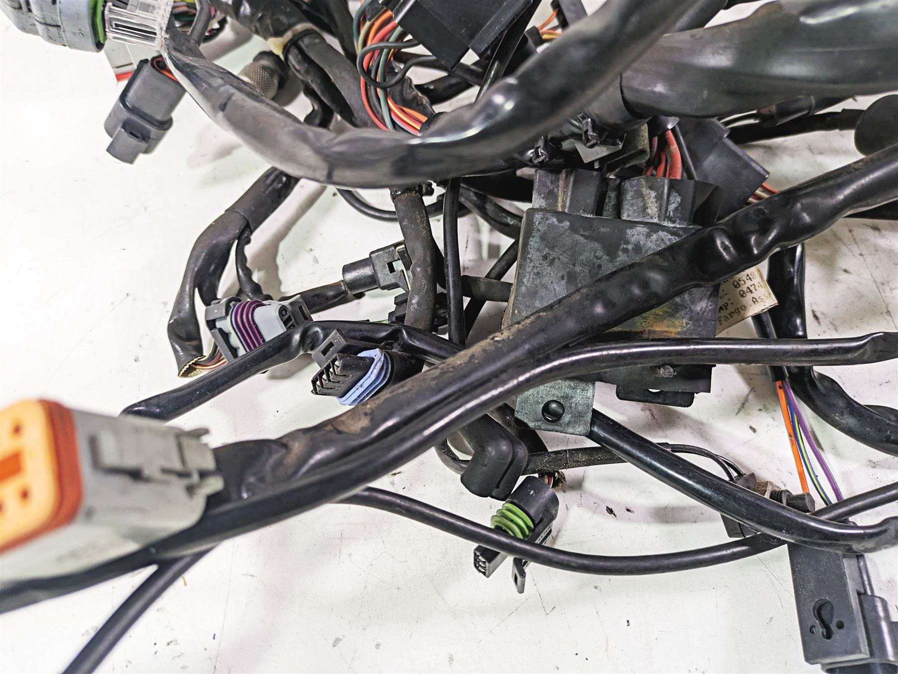 2003 Harley Touring FLHTCUI 100TH E-Glide Main Wiring Loom - For Parts 70985-03 {{ shop.shopifyCountryName }} - Mototech271
