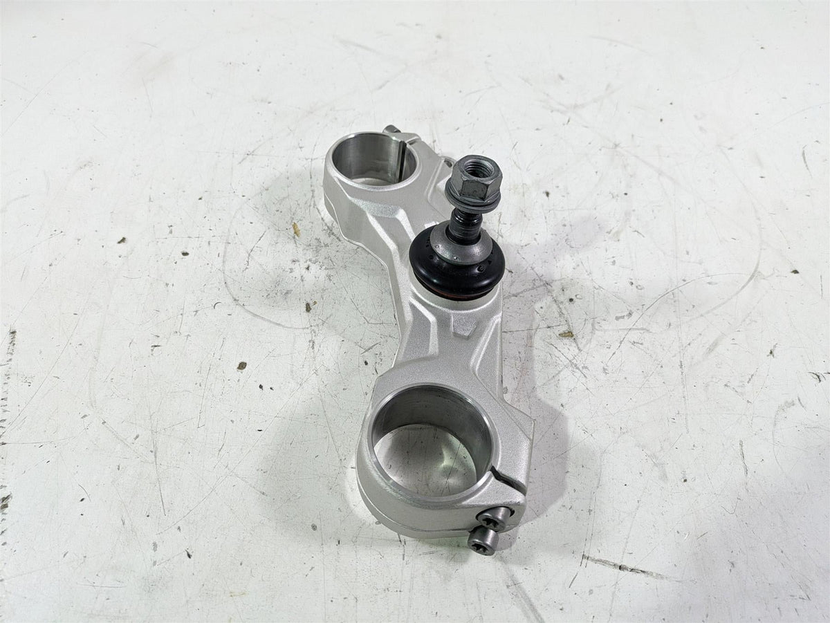 2022 BMW R1250 RT K052 Lower Triple Tree Steering Clamp 31429443338 {{ shop.shopifyCountryName }} - Mototech271