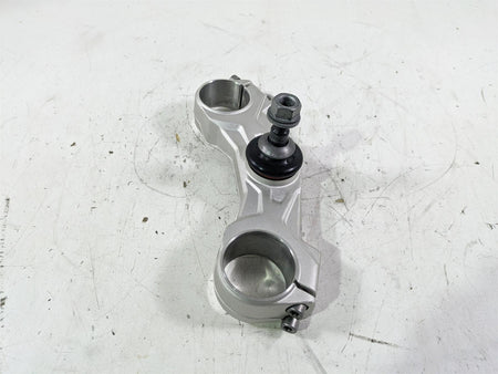 2022 BMW R1250 RT K052 Lower Triple Tree Steering Clamp 31429443338 {{ shop.shopifyCountryName }} - Mototech271