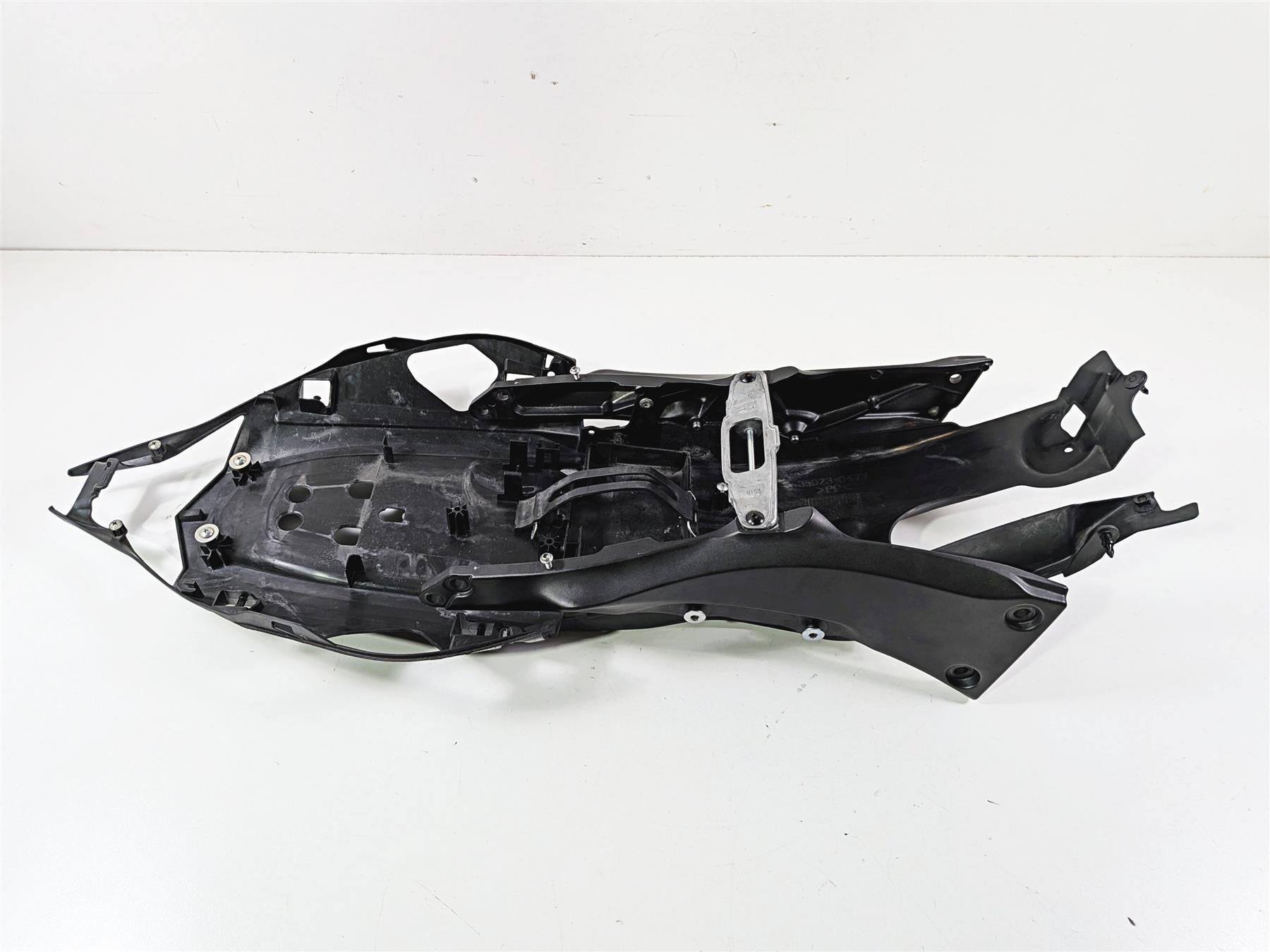 2022 Kawasaki ZX10R ZX1000 Ninja Rear Subframe & Inner Fender 32160-1865 {{ shop.shopifyCountryName }} - Mototech271