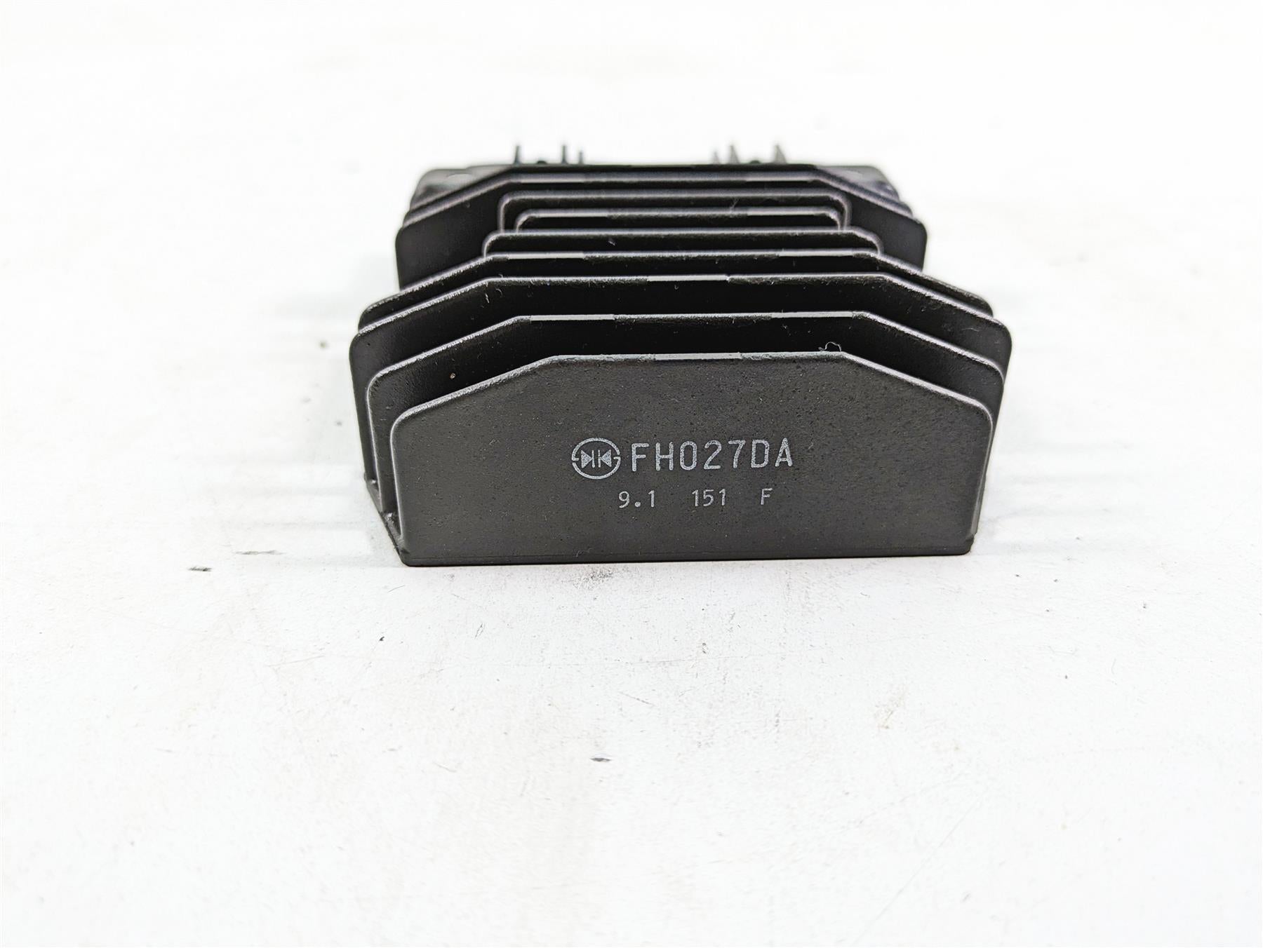2019 Yamaha YXZ1000 R EPS SS SE Rectifier Voltage Regulator B5H-81960-00-00 {{ shop.shopifyCountryName }} - Mototech271