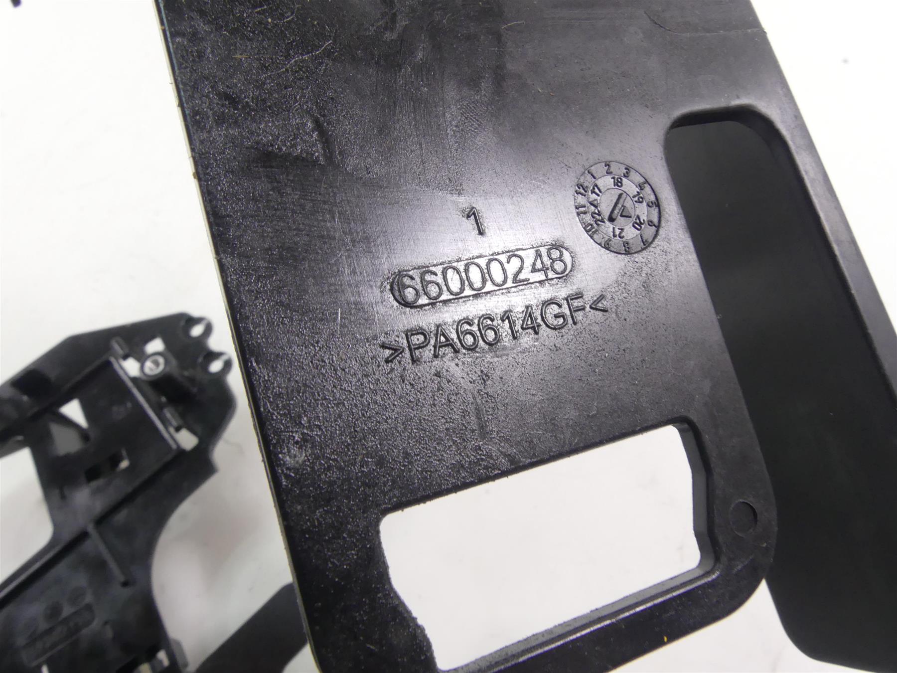 2021 Harley Softail FXBBS 114 Street Bob Electrical Battery Carrier Set 69201523 {{ shop.shopifyCountryName }} - Mototech271