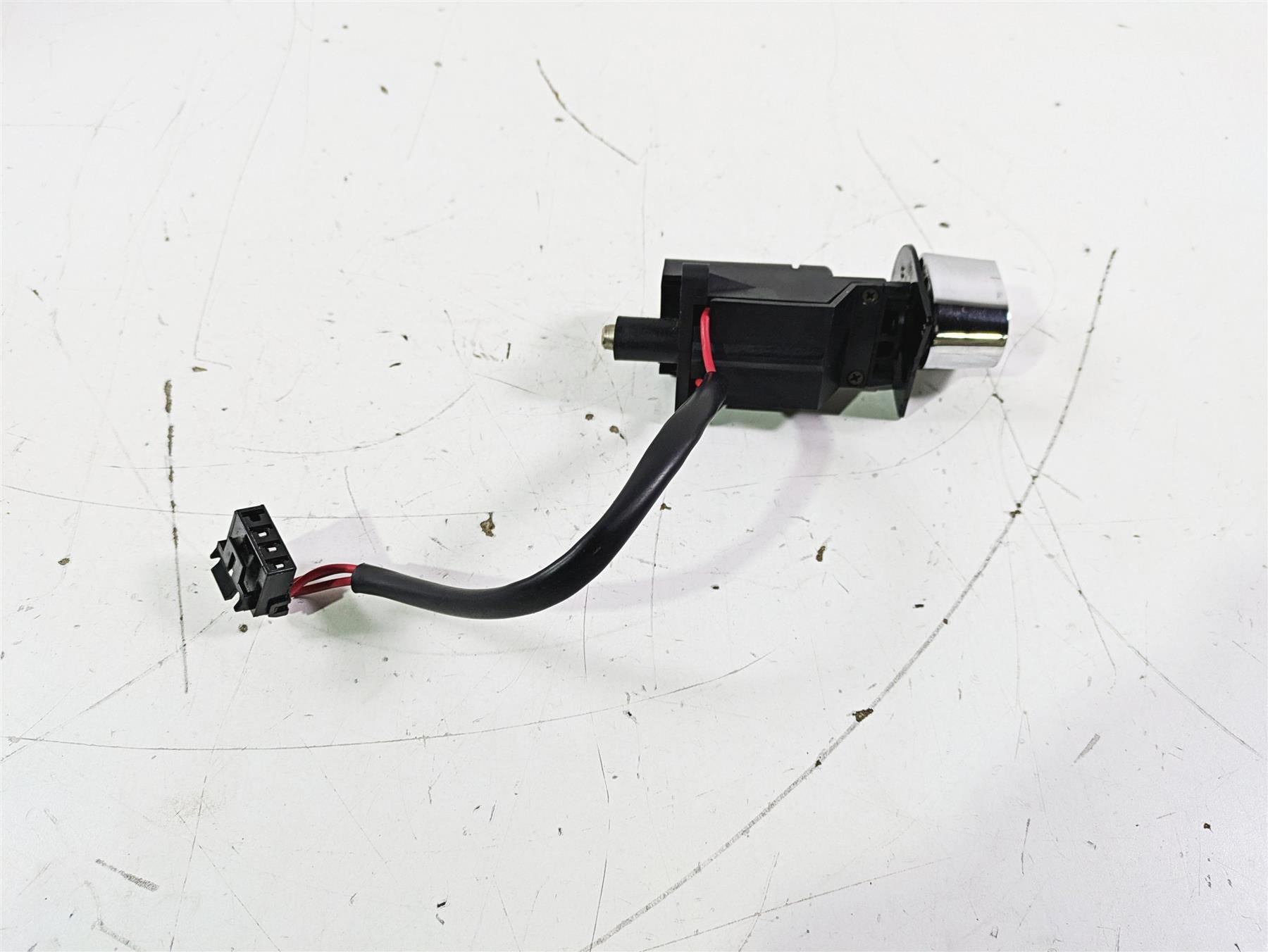 2003 Harley Touring FLHTCUI E-Glide 100th Ignition Switch & Knob VIN 71640-99 {{ shop.shopifyCountryName }} - Mototech271
