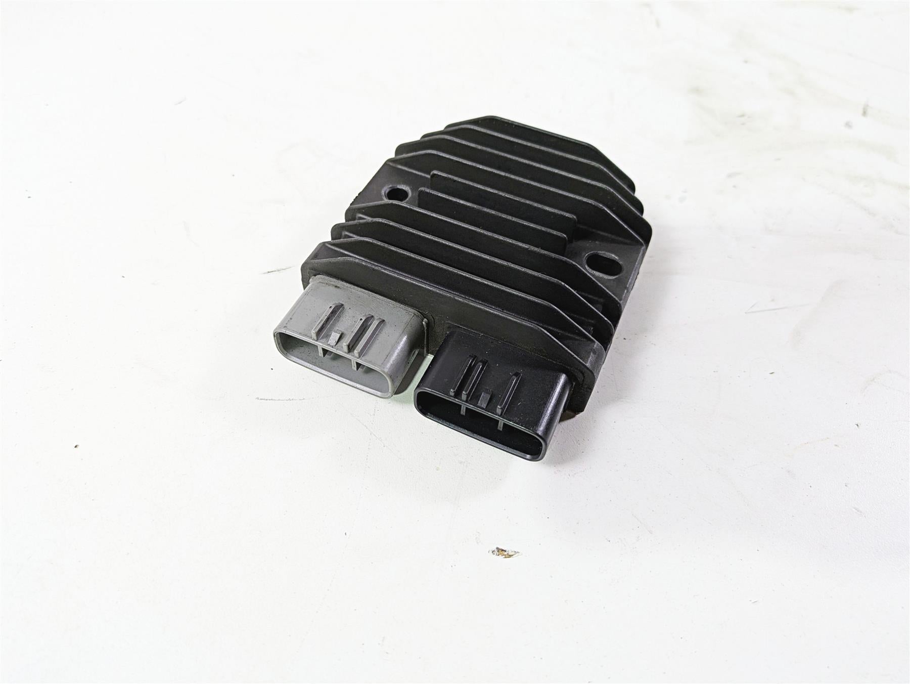 2006 Triumph Rocket 3 Rectifier Voltage Regulator FH009AA T1300470 {{ shop.shopifyCountryName }} - Mototech271