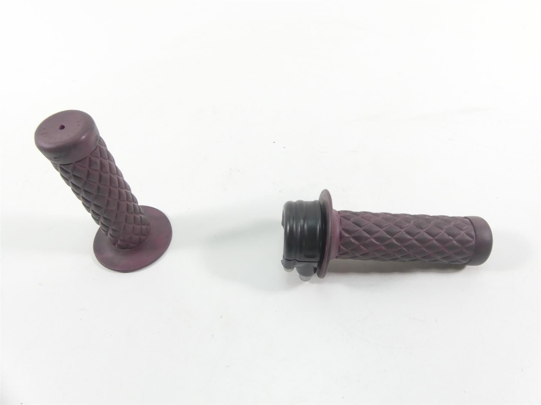 2017 Harley Dyna FXDB Street Bob Biltwell Throttle Grip Handle Set 6602-201-01 {{ shop.shopifyCountryName }} - Mototech271