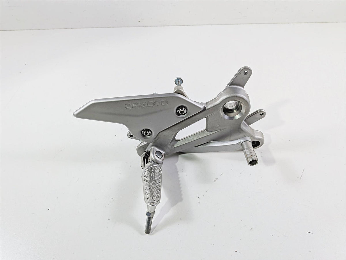 2025 CFMoto 450 SS Right Footpeg & Brake Pedal Set 6AQV-142700-1000 {{ shop.shopifyCountryName }} - Mototech271