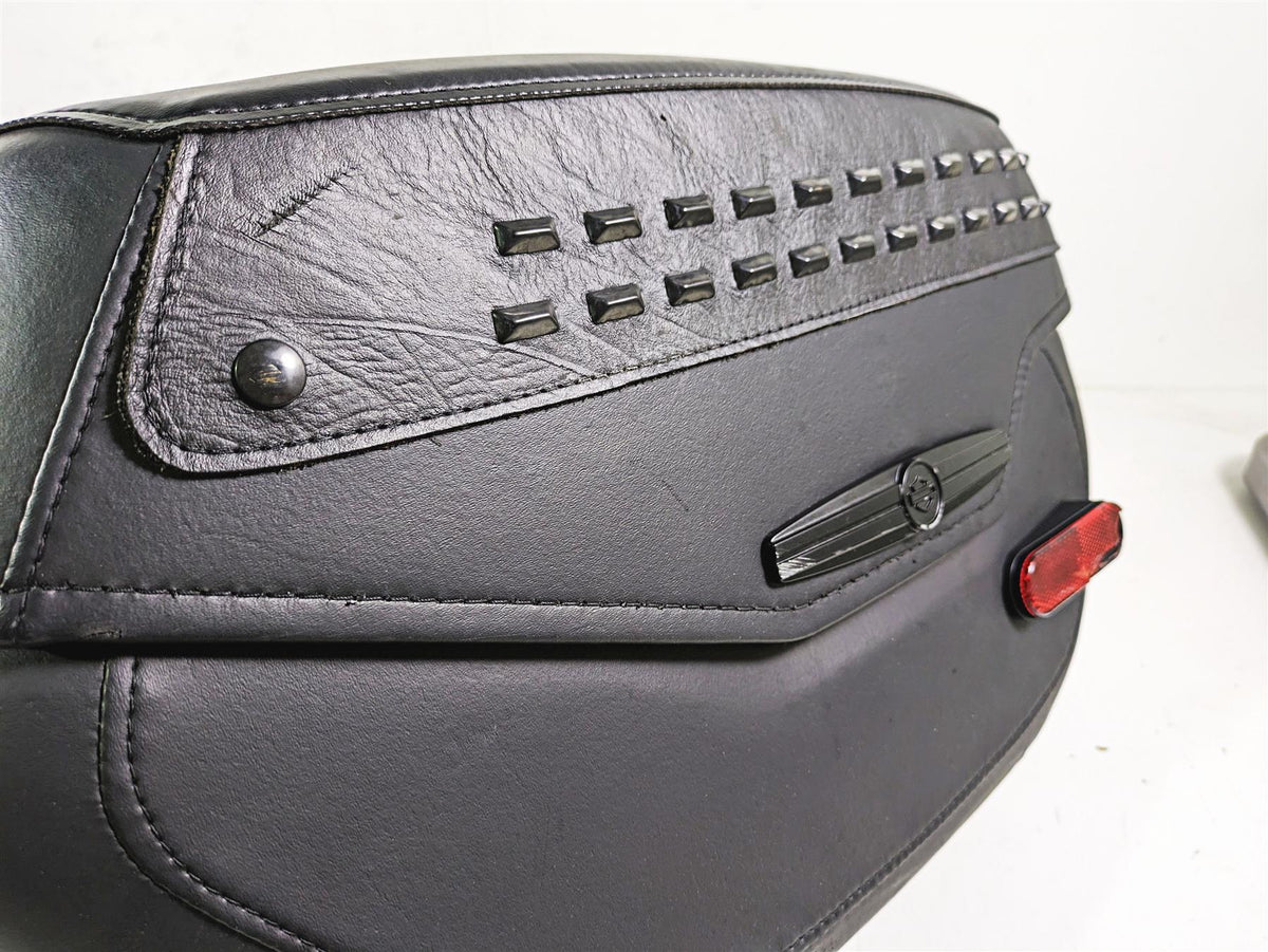 2019 Harley FLHCS Softail Heritage Left Saddle Bag Saddlebag - Read 90201437 {{ shop.shopifyCountryName }} - Mototech271