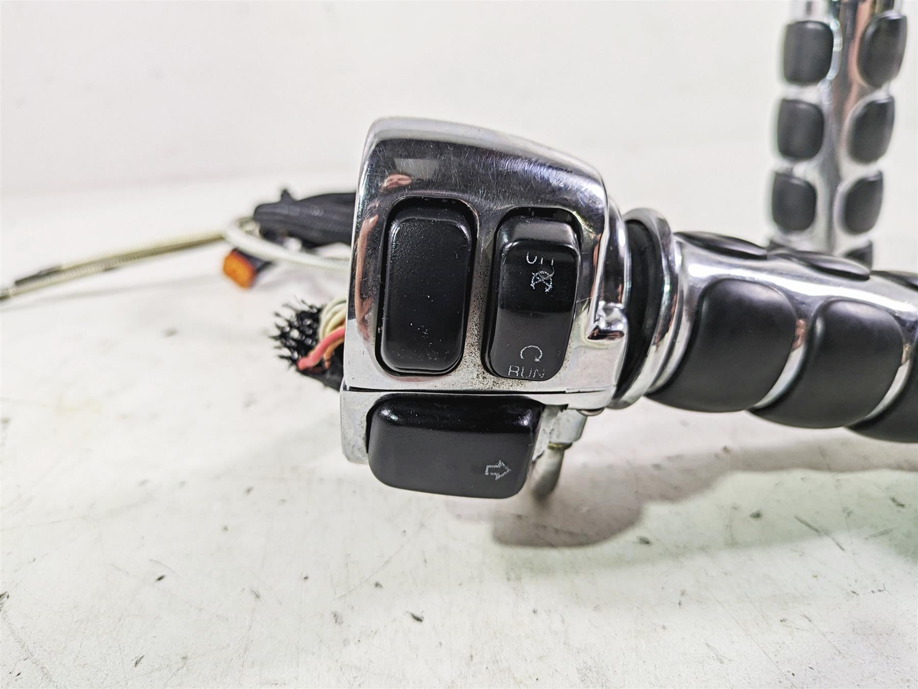 2002 Harley FLSTC Softail Heritage Right Chrome Hand Control Switch 71684-06A {{ shop.shopifyCountryName }} - Mototech271