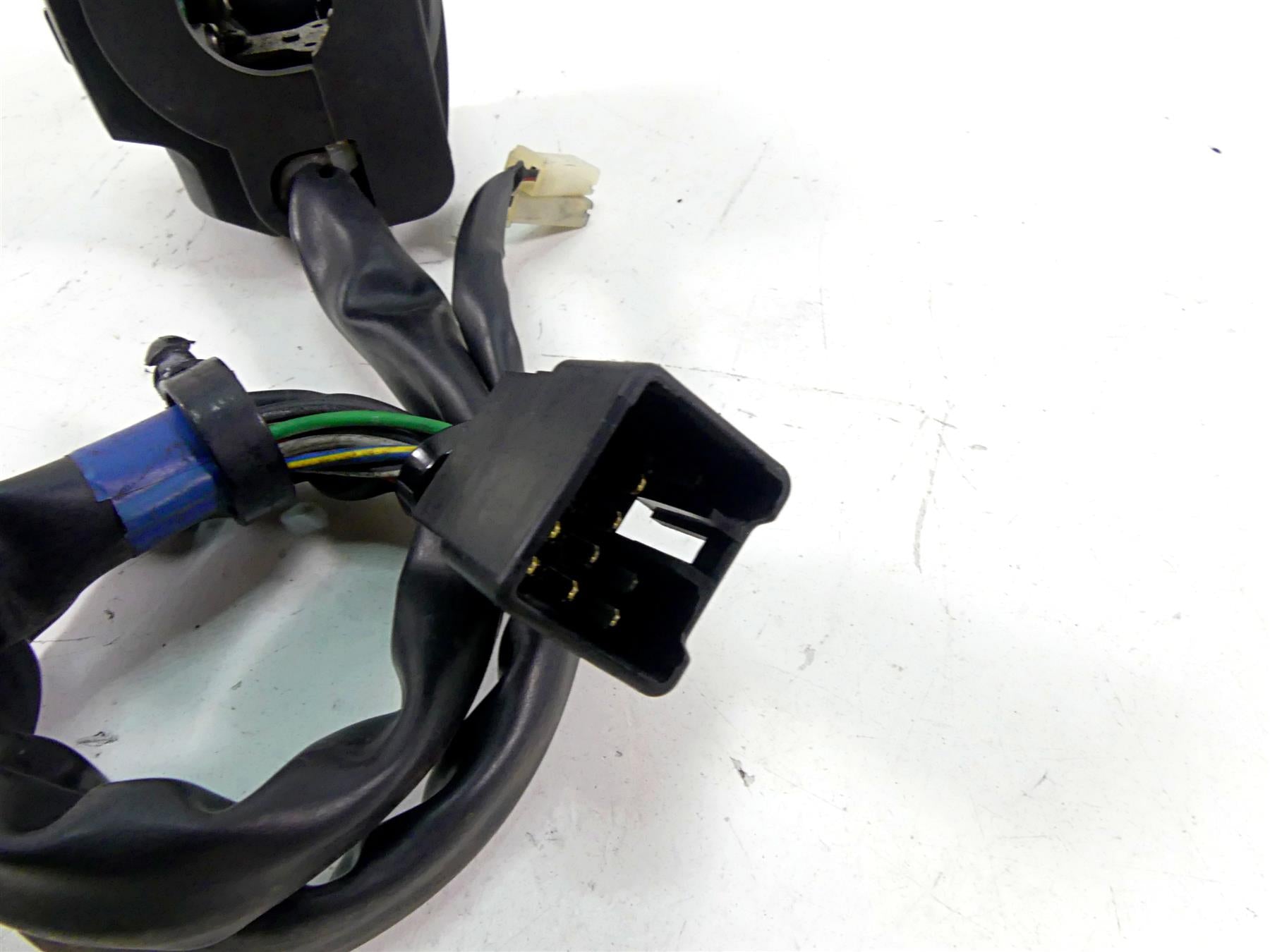 2010 Kawasaki ZX1400 ZX14 R Ninja Left Hand Blinker Control Switch 46091-0197 {{ shop.shopifyCountryName }} - Mototech271
