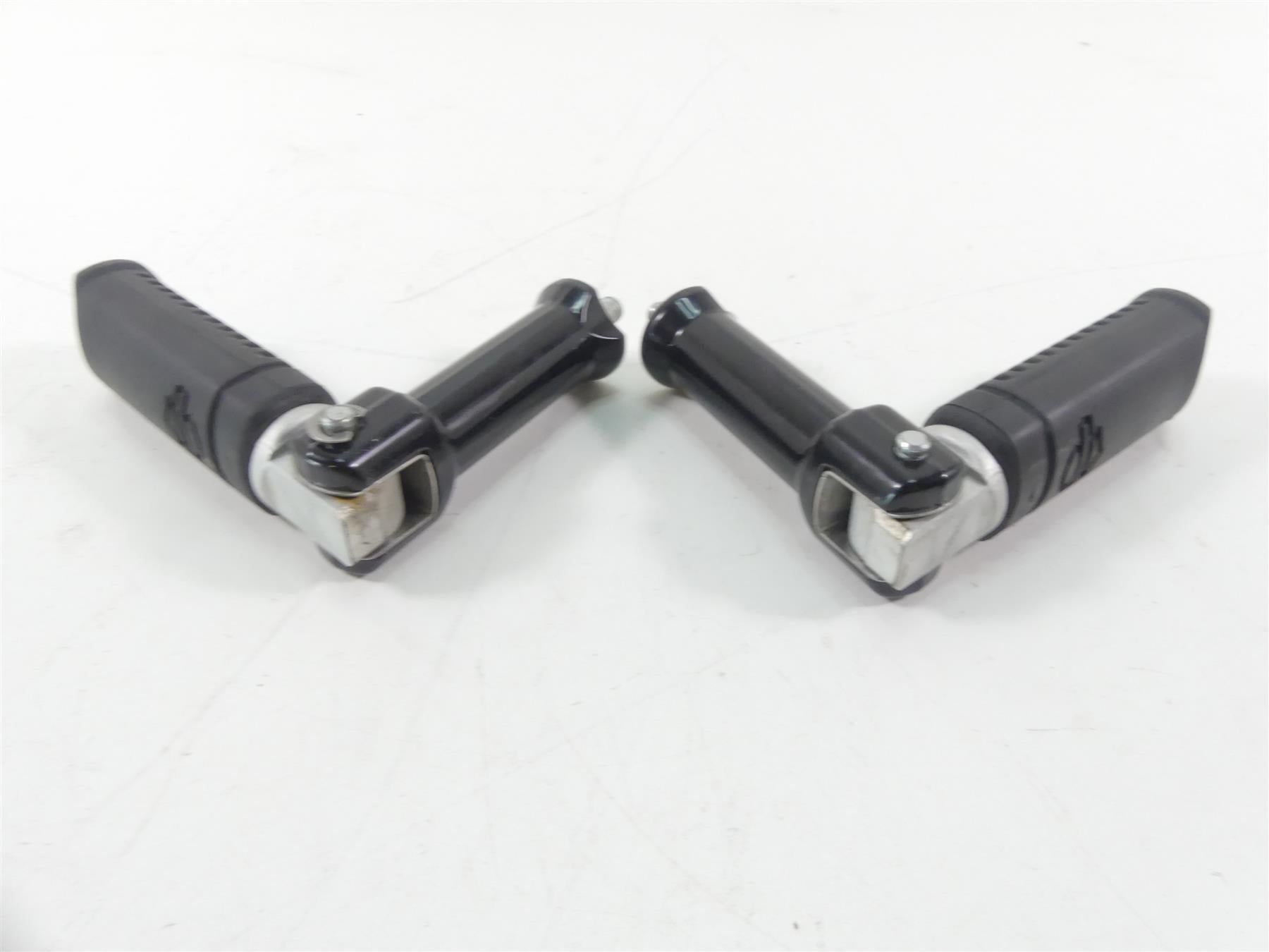2019 Harley FLHC Softail Heritage Rear Passenger Pillion Foot Peg Set 50500744 {{ shop.shopifyCountryName }} - Mototech271