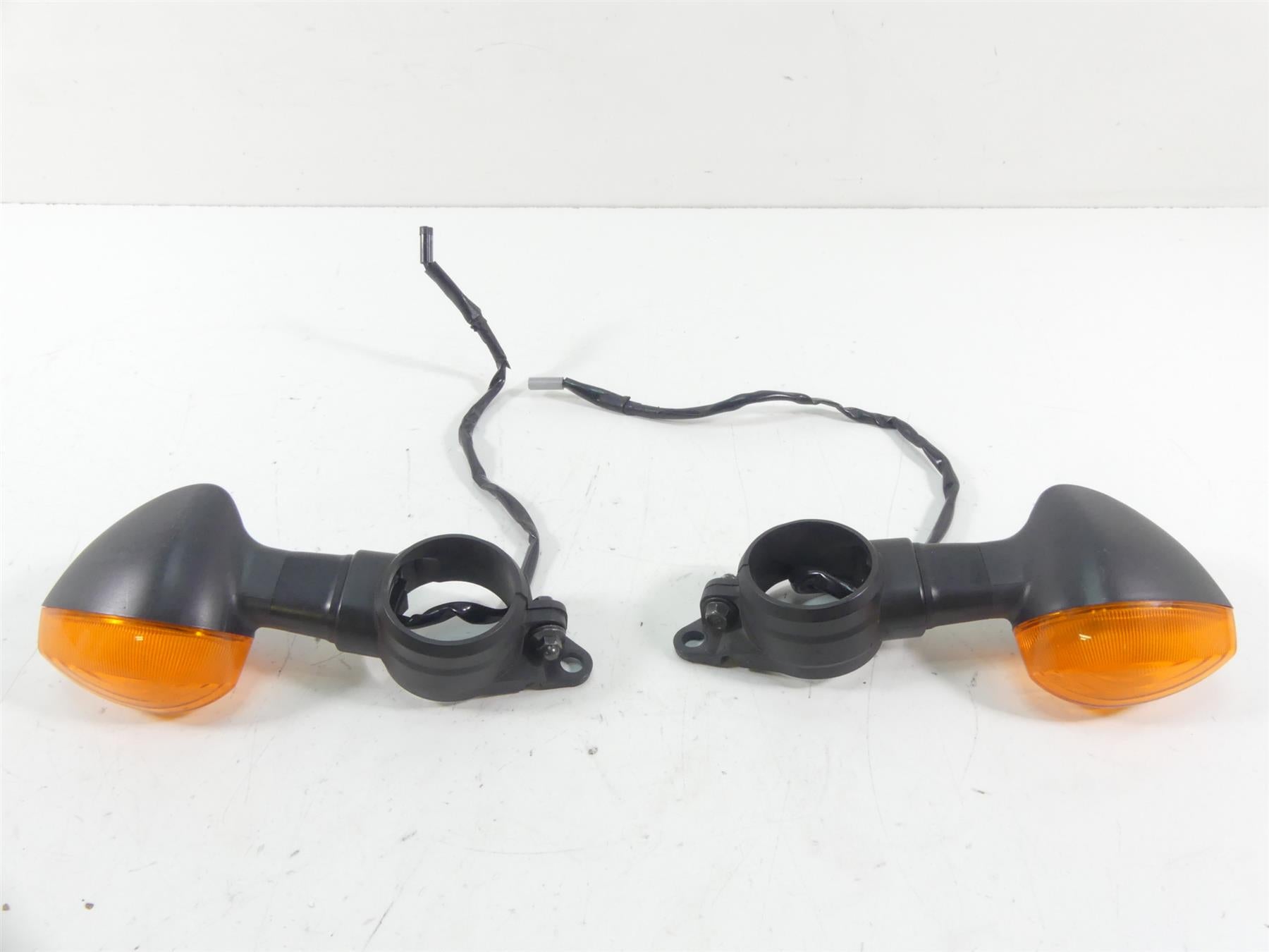 2013 Yamaha VMX17 V-Max 1700 Front Blinker Turn Signal Set 2S3-83310-10-00