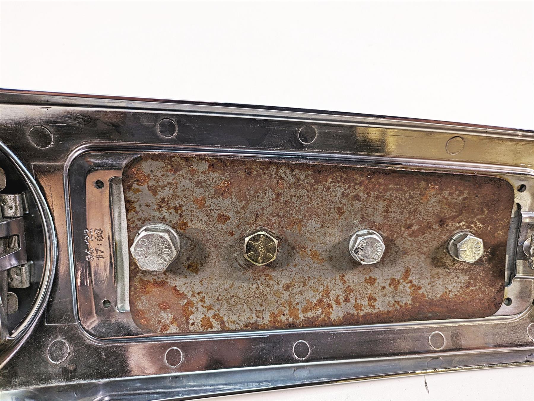2011 Harley Touring FLTRU Road Glide Fuel Gas Petrol Tank Dash Console 61270-08 {{ shop.shopifyCountryName }} - Mototech271