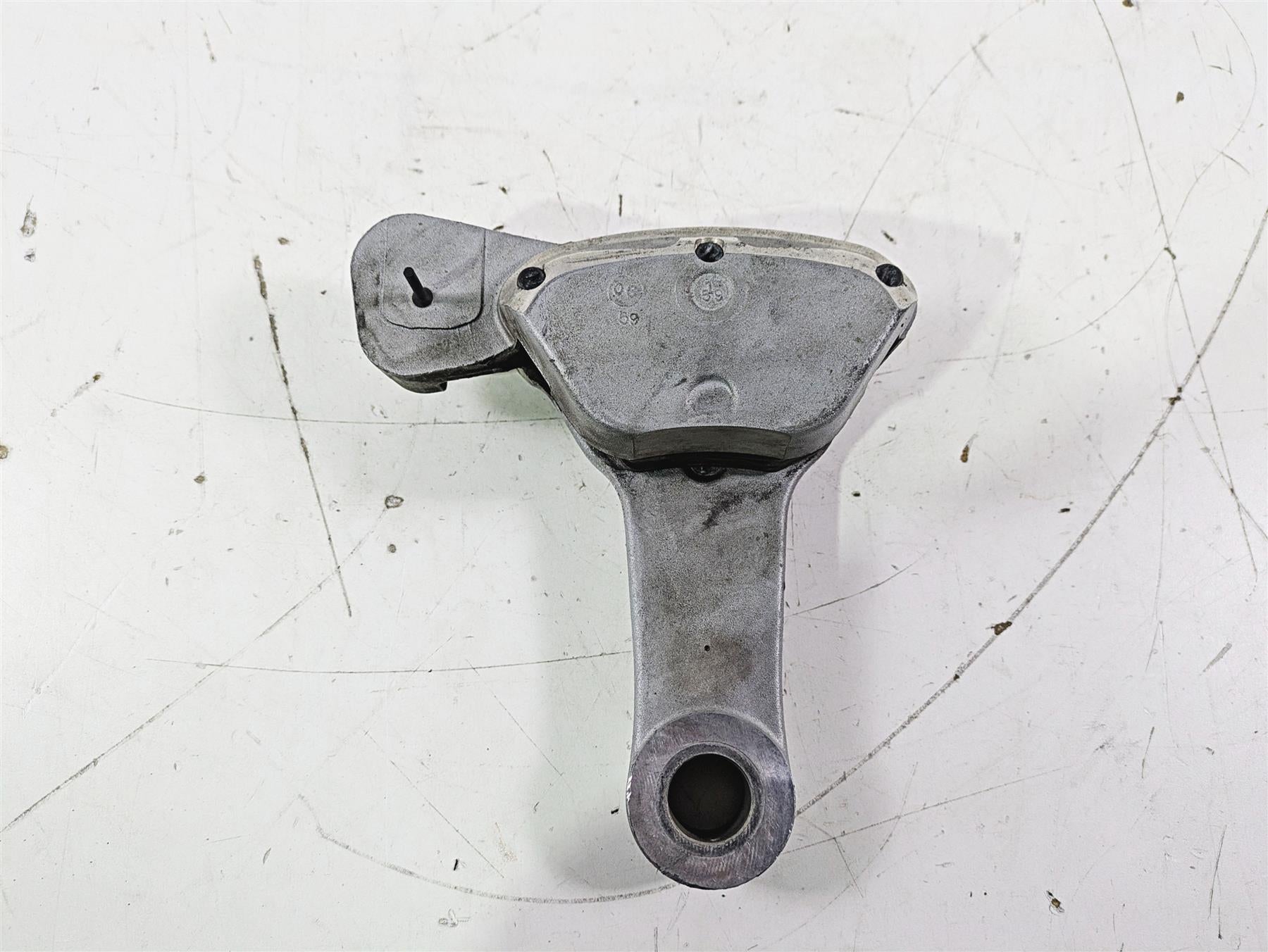 2007 Harley Touring FLHTCU SE CVO E-Glide Rear Caliper & Bracket 44595-07 {{ shop.shopifyCountryName }} - Mototech271