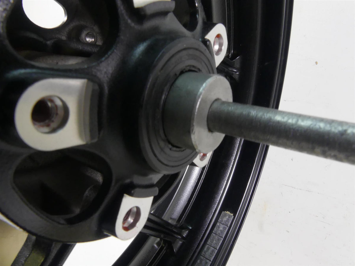 2013 Kawasaki ZX636 ZX6R Ninja Straight 17x3.5 Front Wheel Rim 41073-0596-18F {{ shop.shopifyCountryName }} - Mototech271